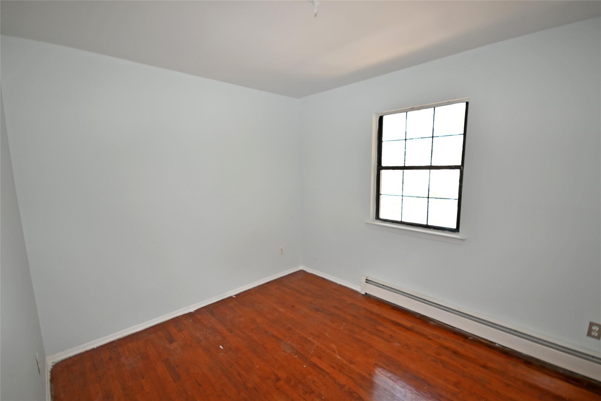 Single Family Manor  Nassau County, NY 11580, MLS-858841-26
