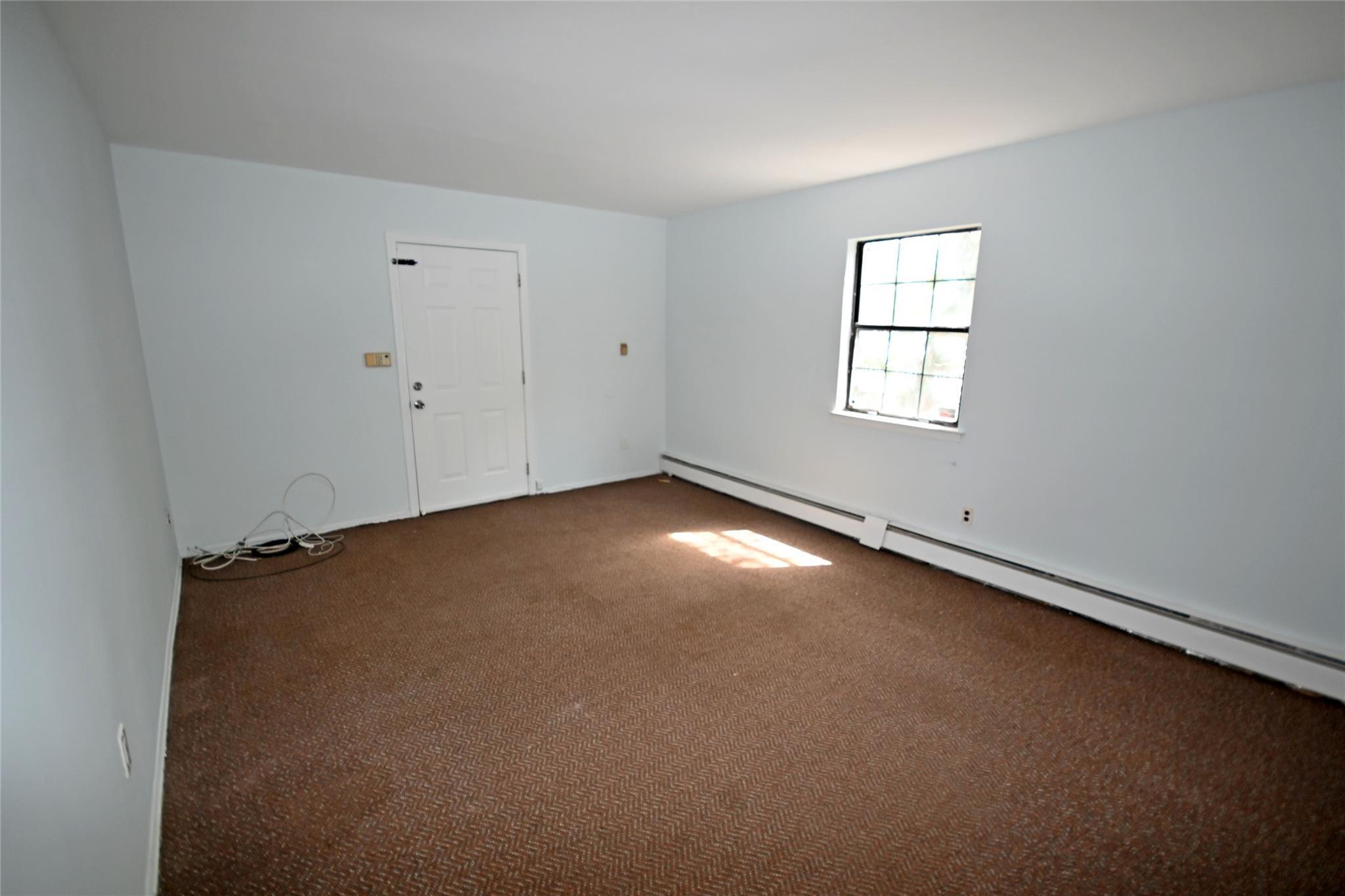 Single Family Manor  Nassau County, NY 11580, MLS-858841-32
