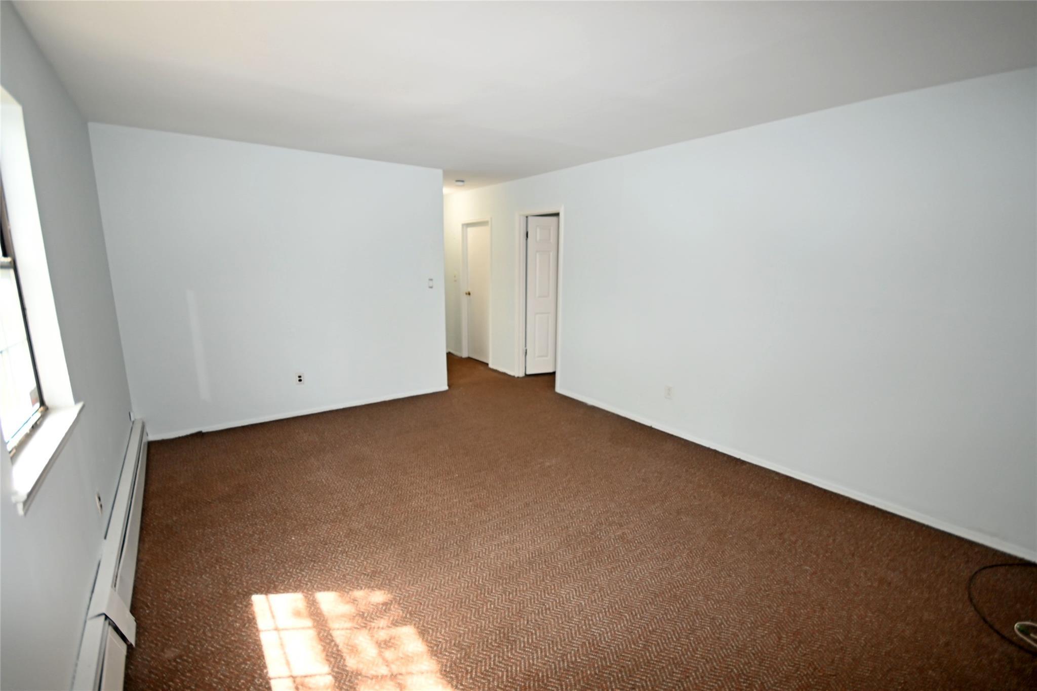 Single Family Manor  Nassau County, NY 11580, MLS-858841-35