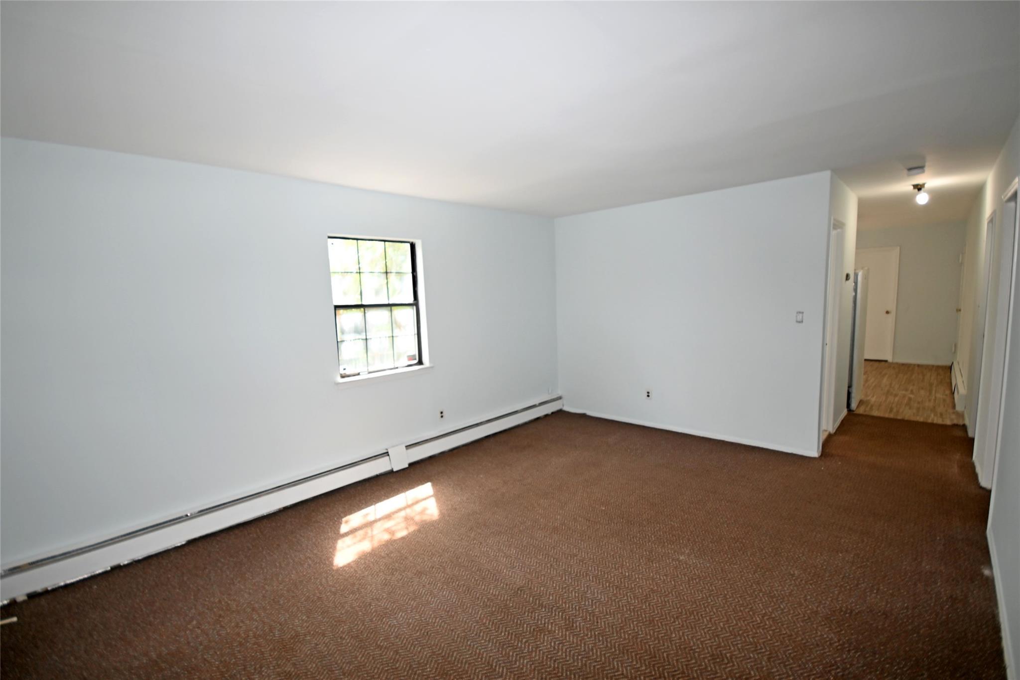 Single Family Manor  Nassau County, NY 11580, MLS-858841-36