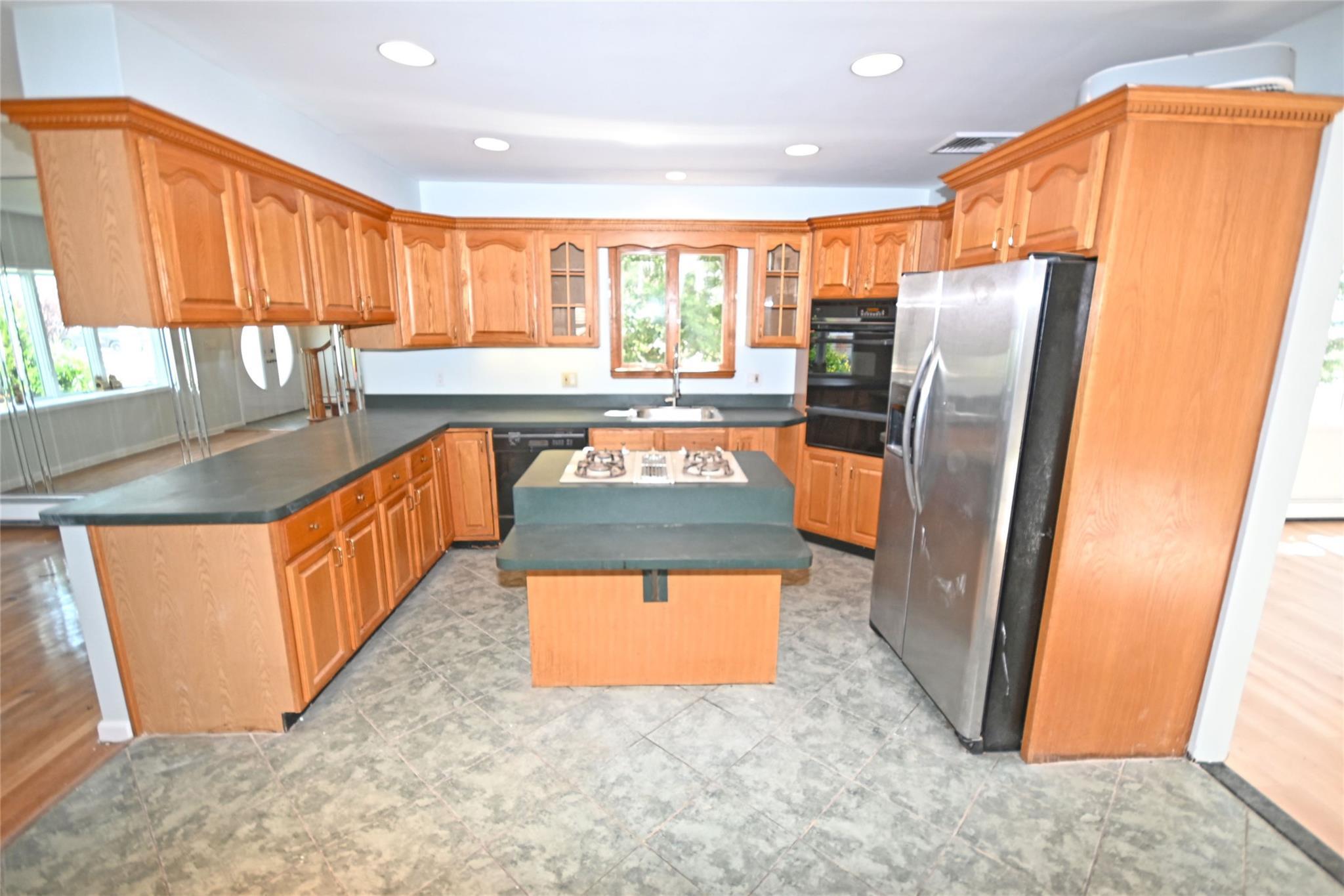 Single Family Willow  Nassau County, NY 11793, MLS-858857-2