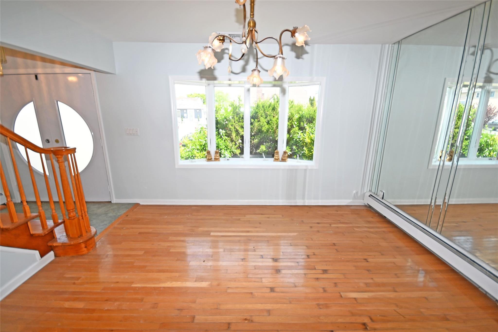 Single Family Willow  Nassau County, NY 11793, MLS-858857-8