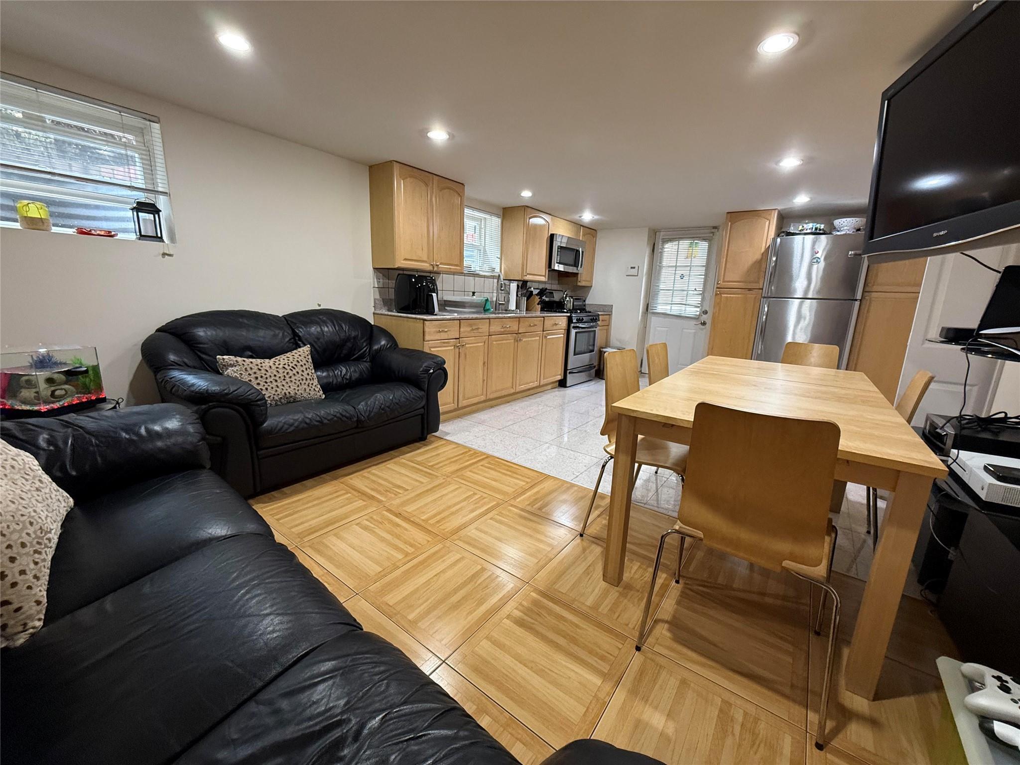 Single Family Penelope  Queens, NY 11379, MLS-858906-38