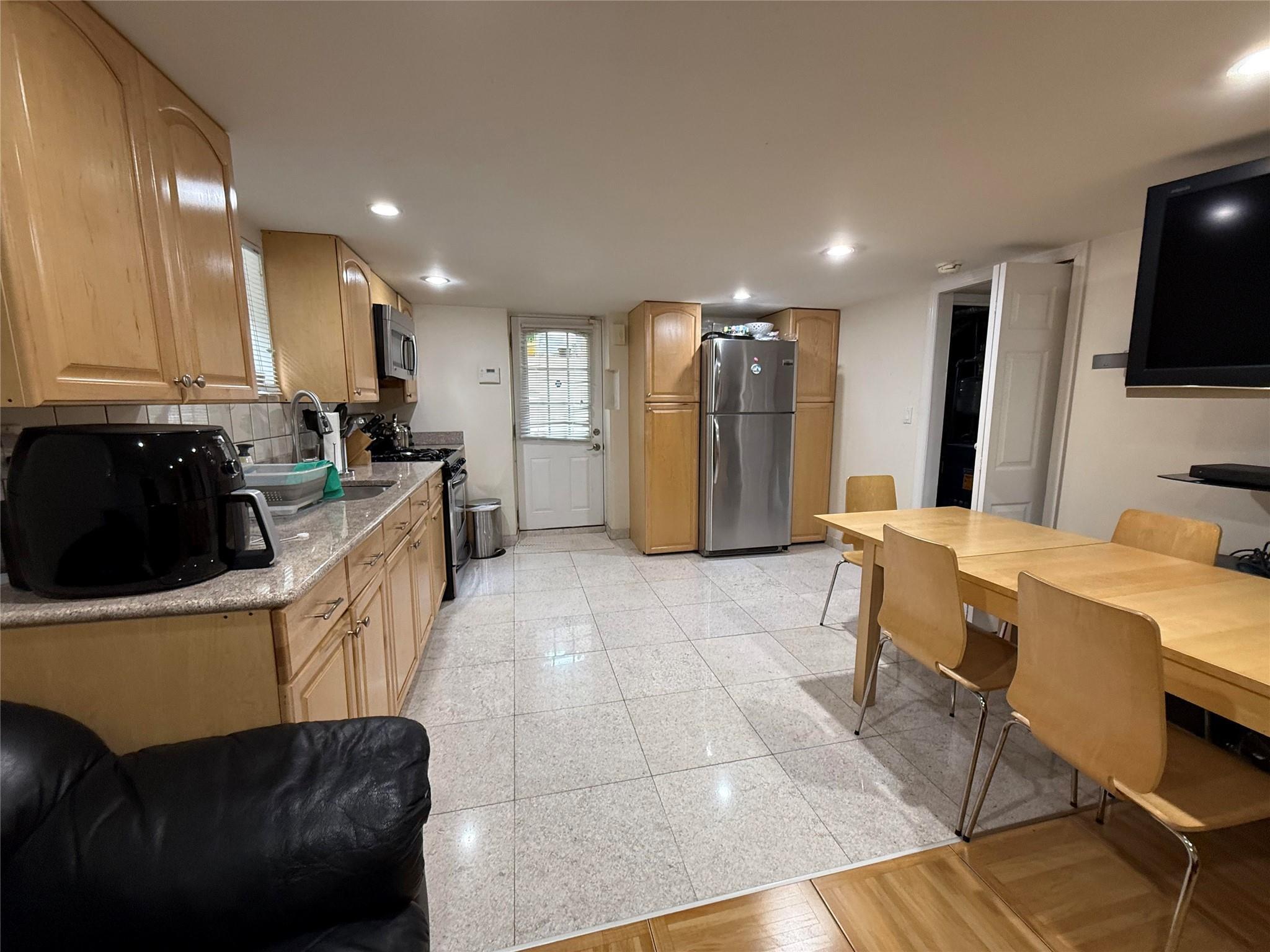 Single Family Penelope  Queens, NY 11379, MLS-858906-39