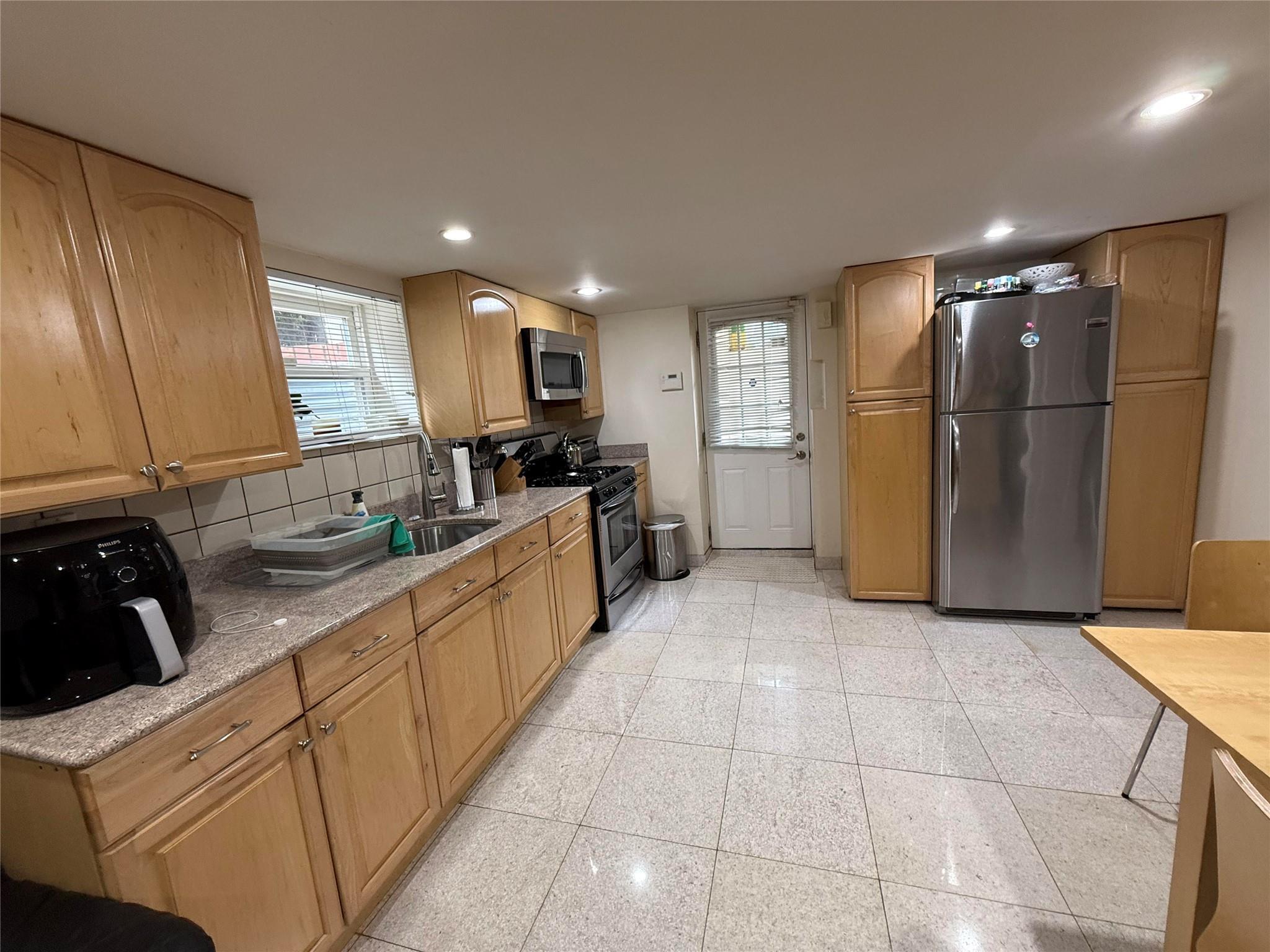 Single Family Penelope  Queens, NY 11379, MLS-858906-40