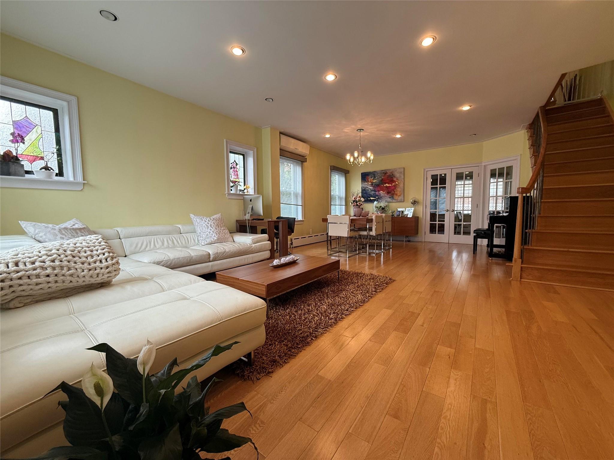 Single Family Penelope  Queens, NY 11379, MLS-858906-7