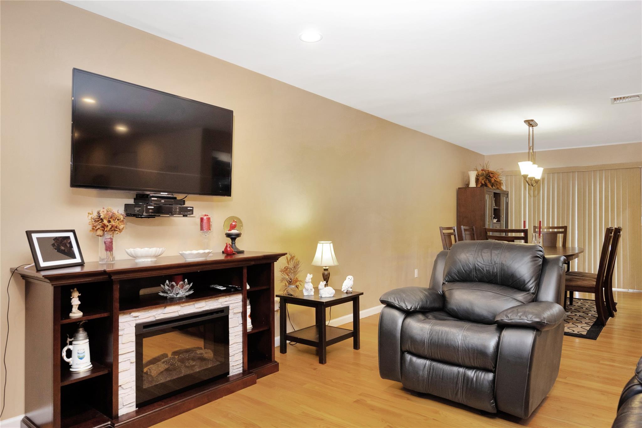 Single Family Stacey  Nassau County, NY 11710, MLS-858919-12