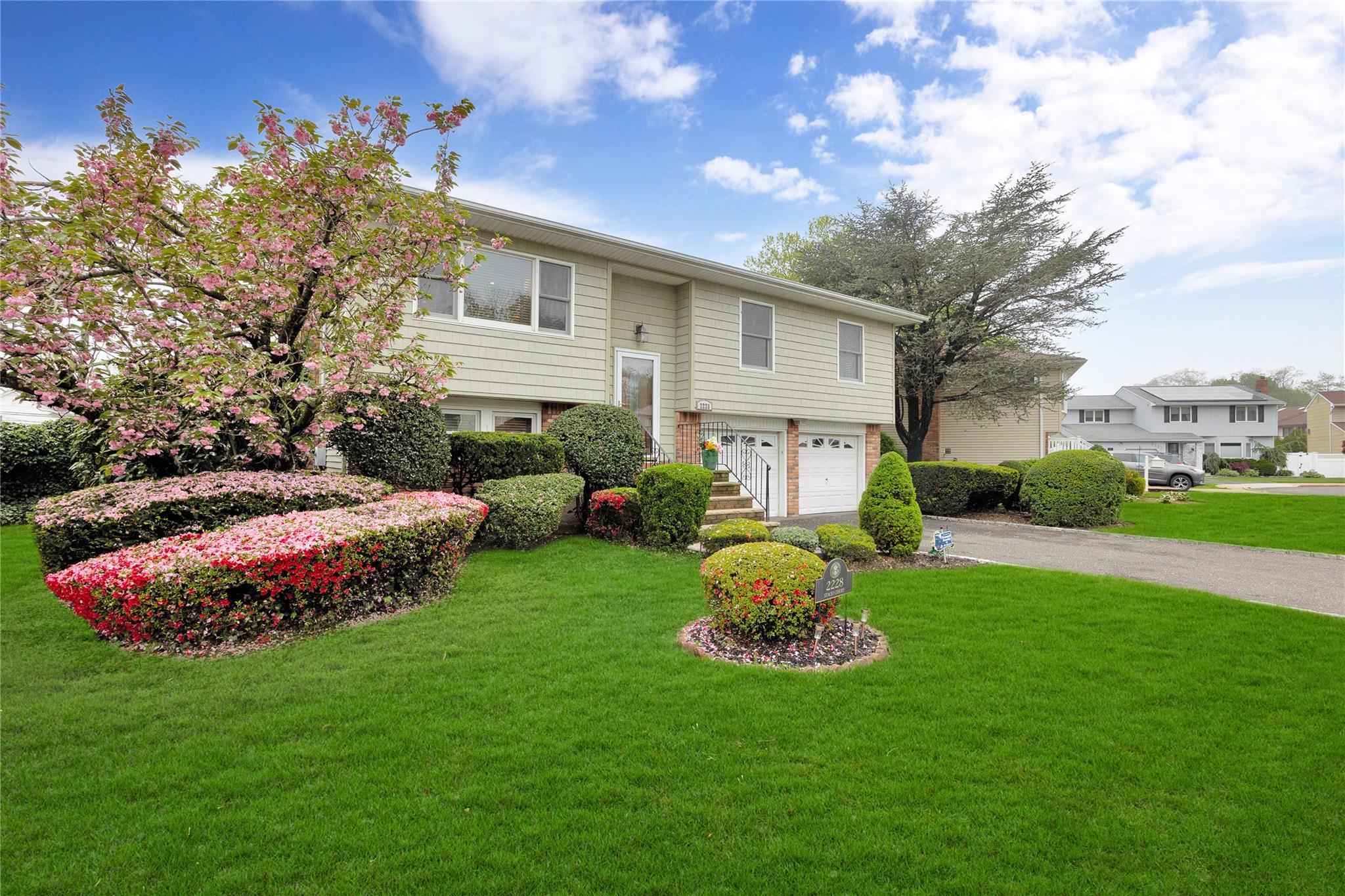 Single Family Stacey  Nassau County, NY 11710, MLS-858919-2