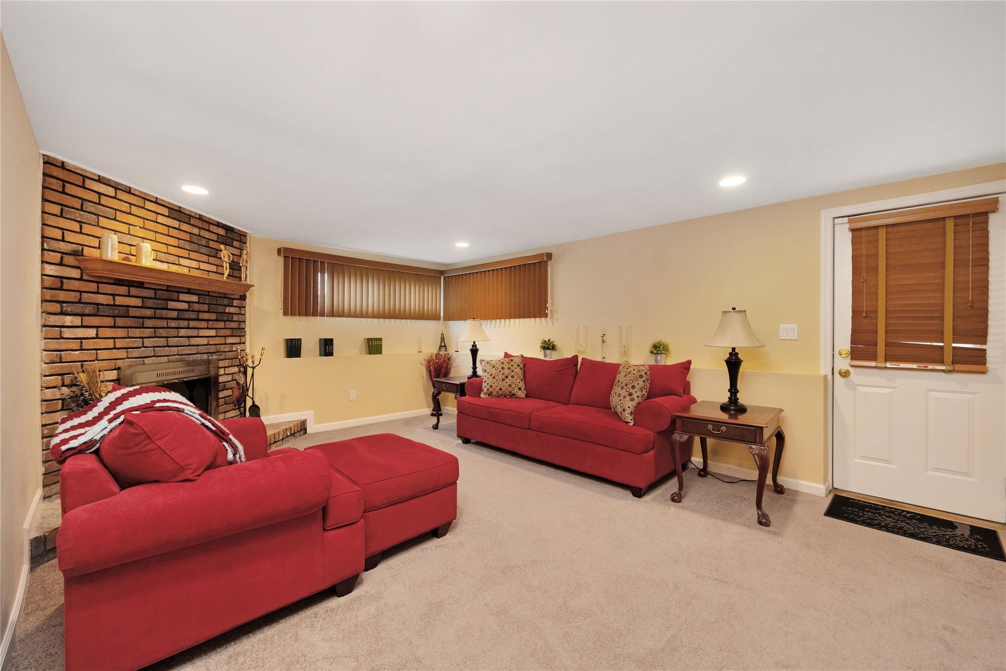 Single Family Stacey  Nassau County, NY 11710, MLS-858919-24