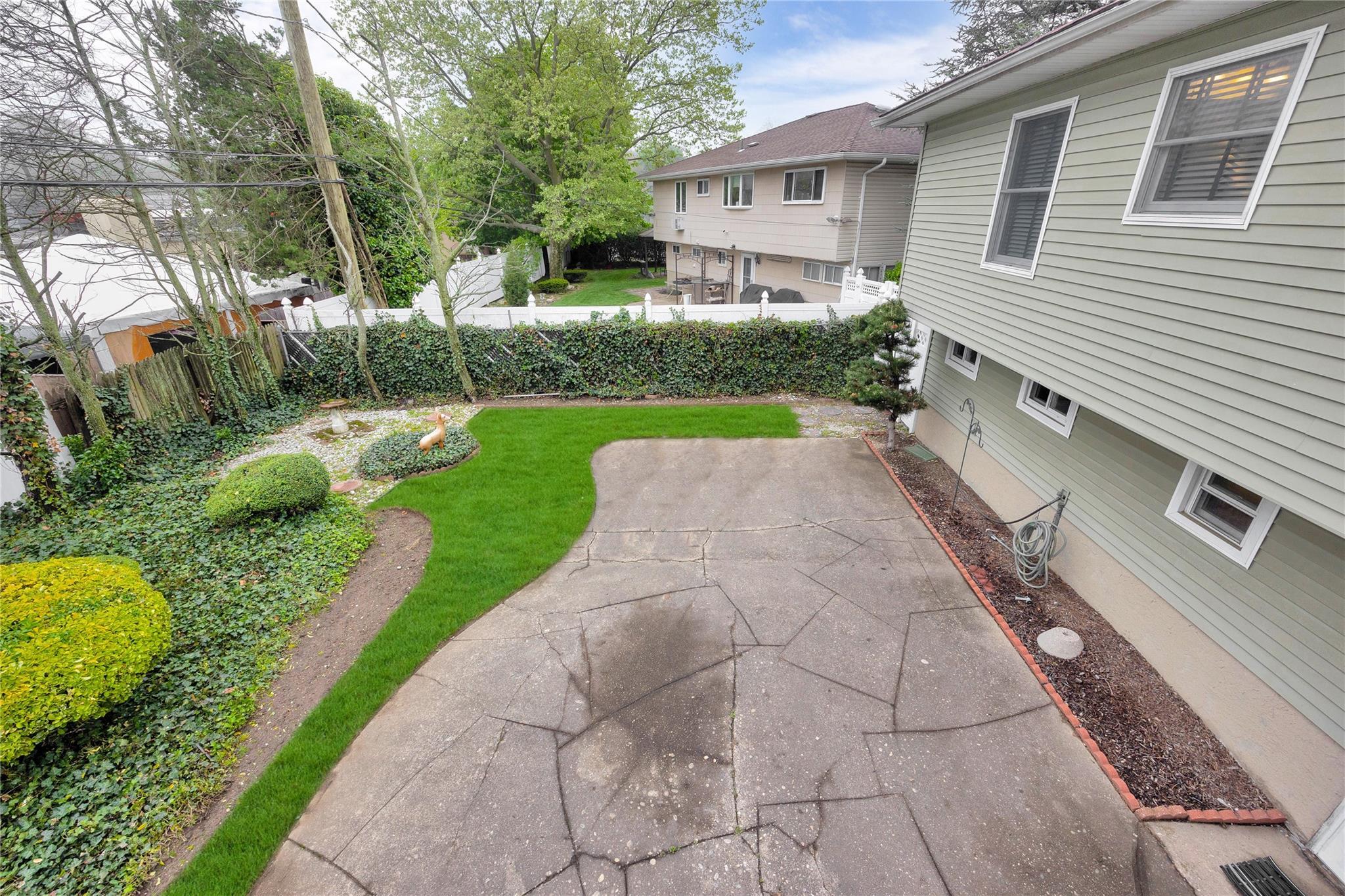 Single Family Stacey  Nassau County, NY 11710, MLS-858919-9