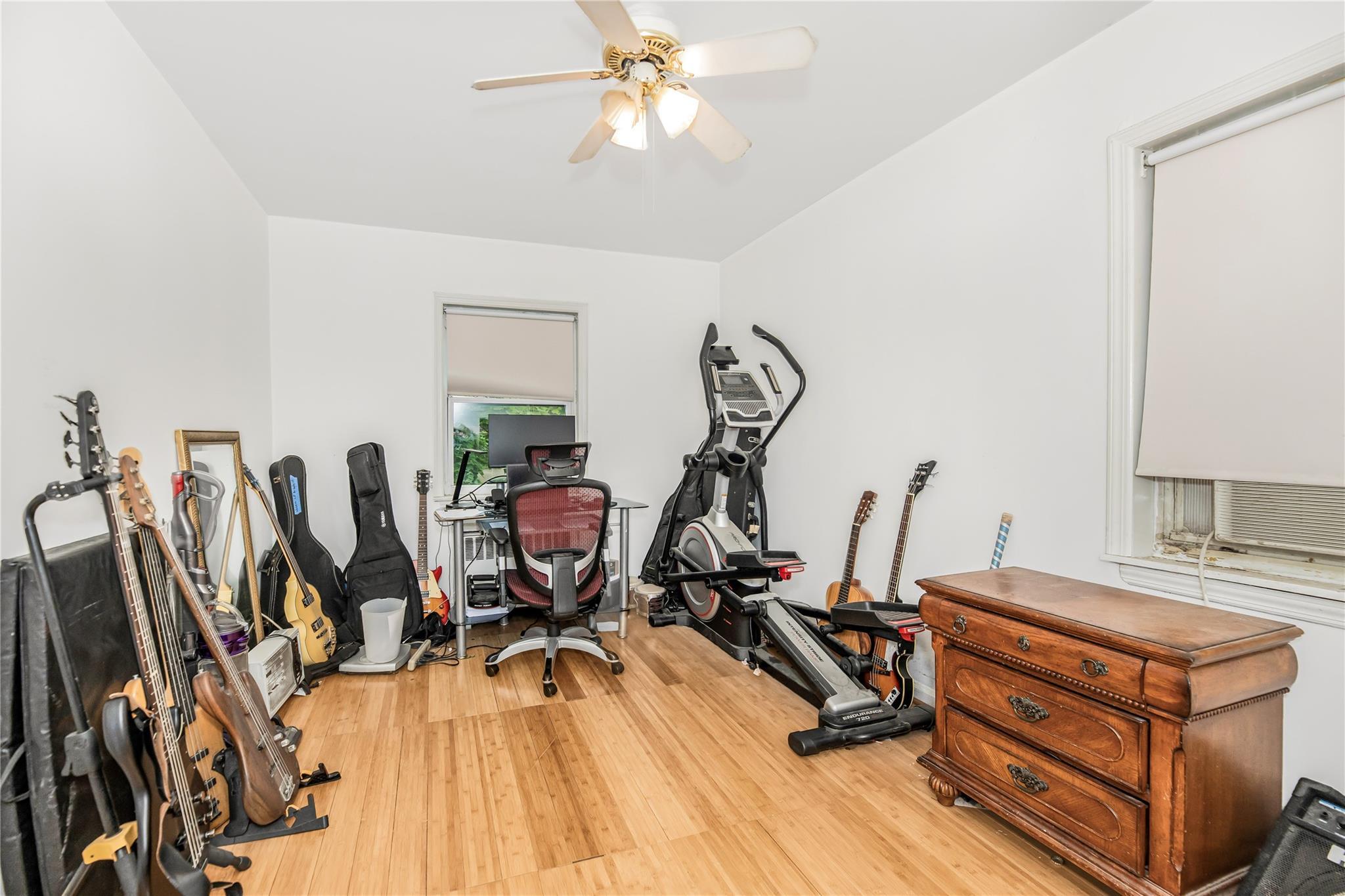 Single Family Tenbroeck  Bronx, NY 10469, MLS-858926-10