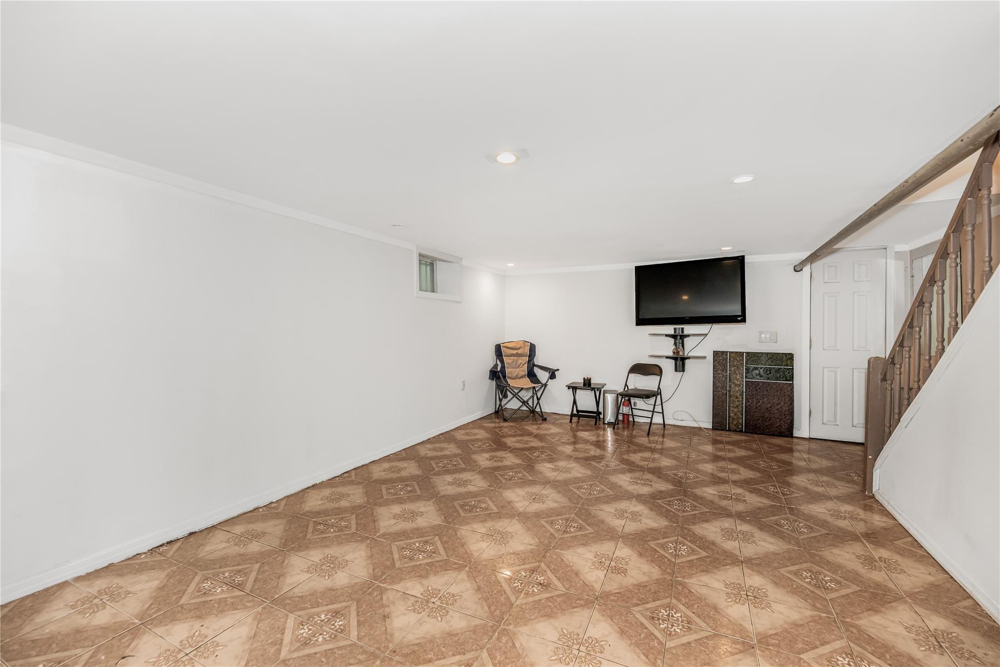 Single Family Tenbroeck  Bronx, NY 10469, MLS-858926-13