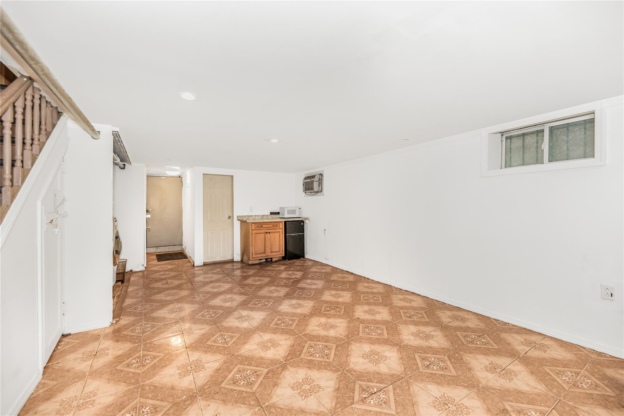 Single Family Tenbroeck  Bronx, NY 10469, MLS-858926-14