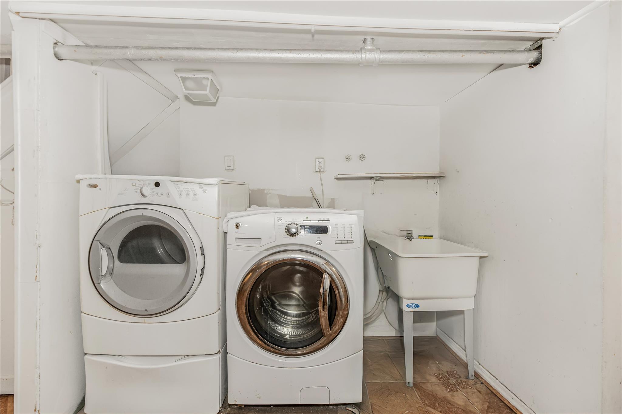 Single Family Tenbroeck  Bronx, NY 10469, MLS-858926-16