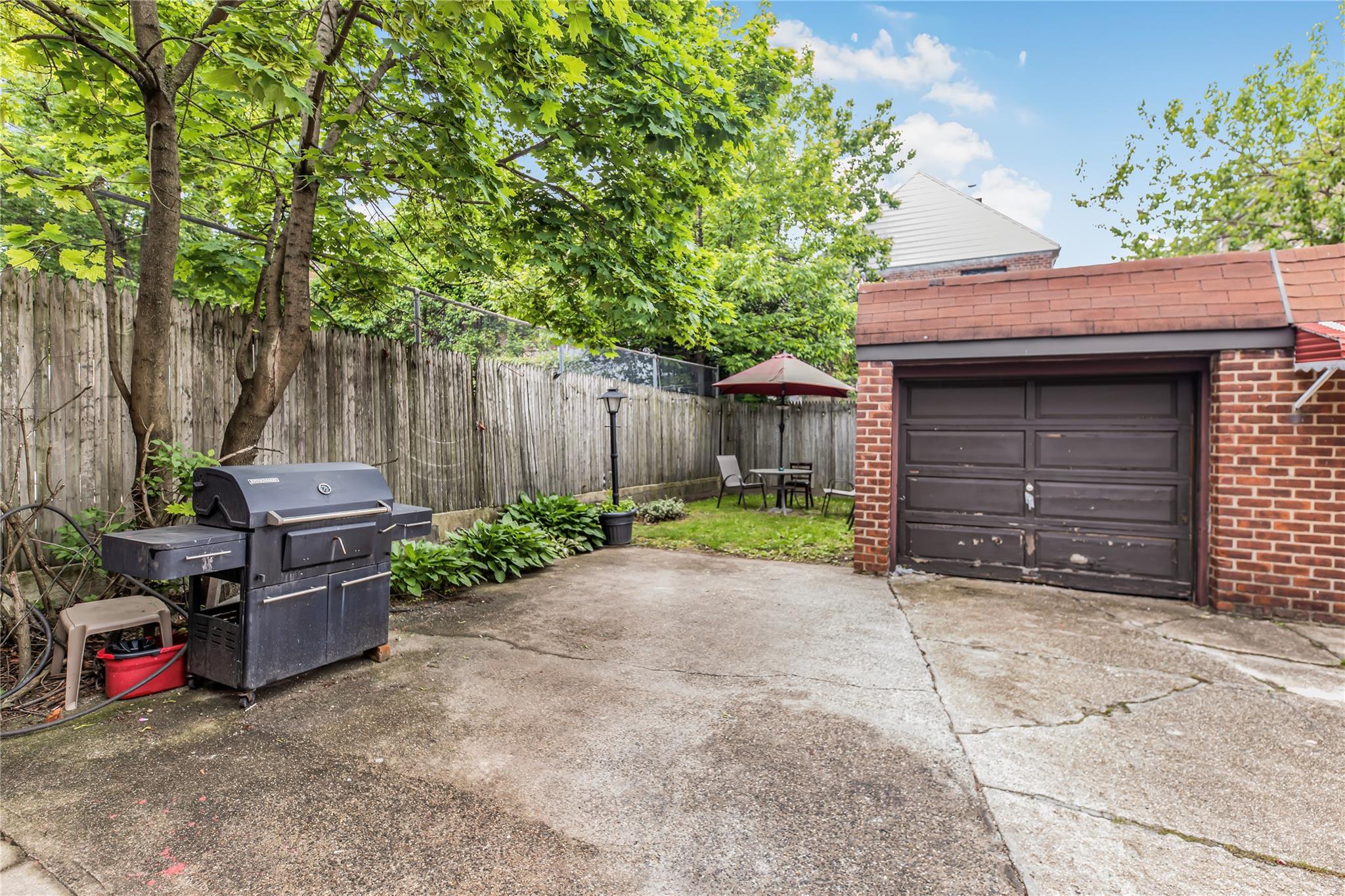 Single Family Tenbroeck  Bronx, NY 10469, MLS-858926-19