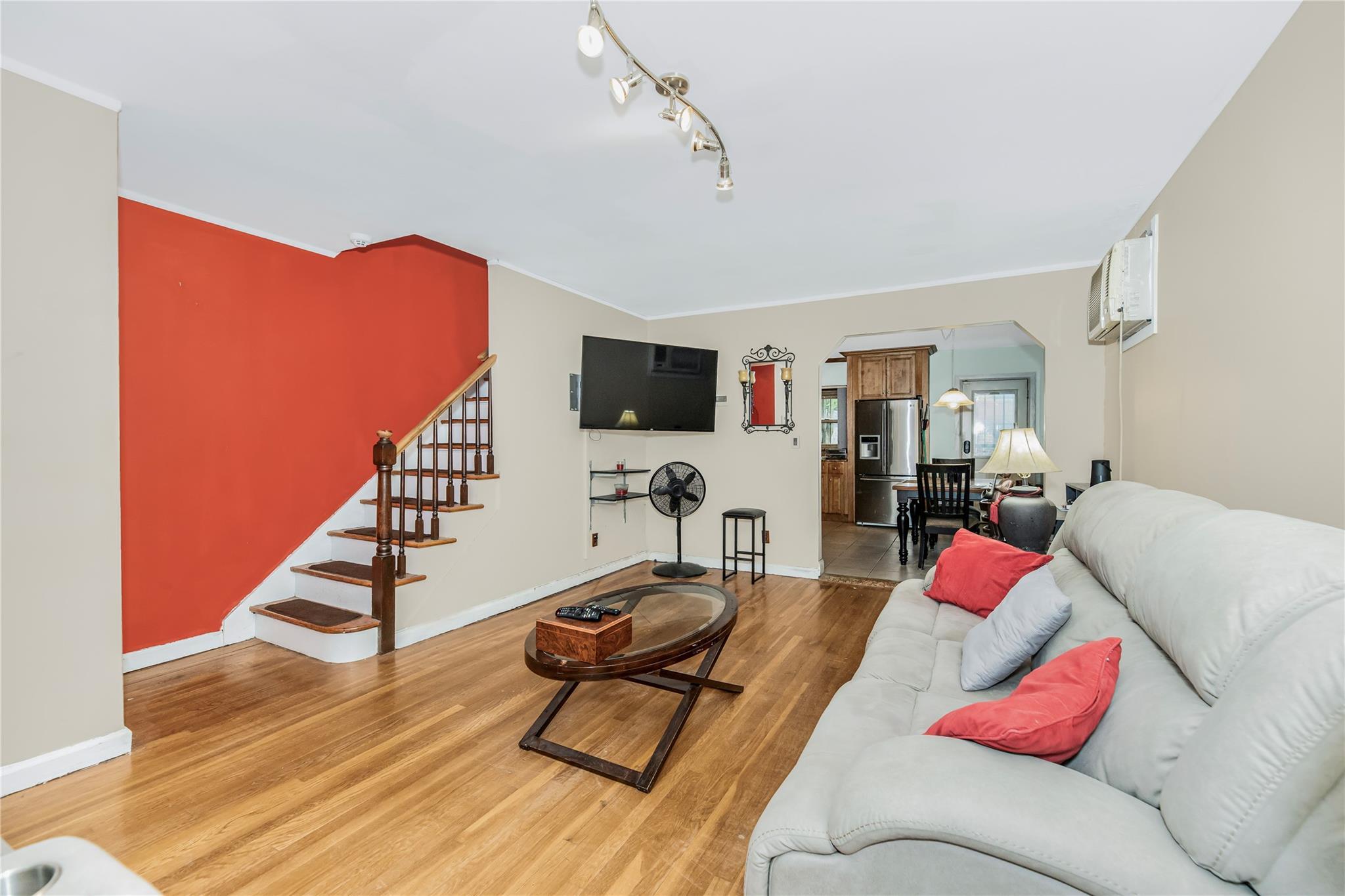 Single Family Tenbroeck  Bronx, NY 10469, MLS-858926-3