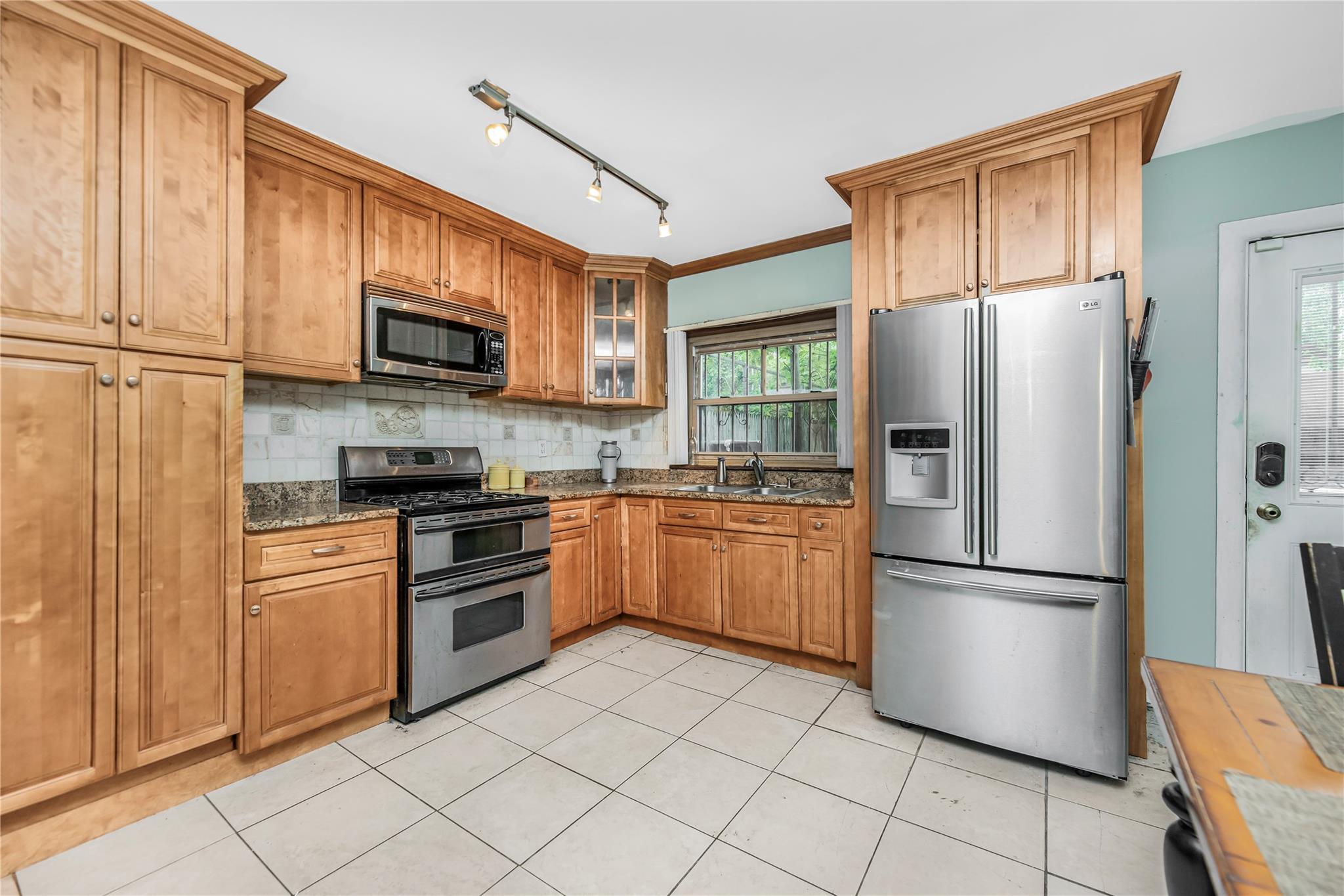 Single Family Tenbroeck  Bronx, NY 10469, MLS-858926-5