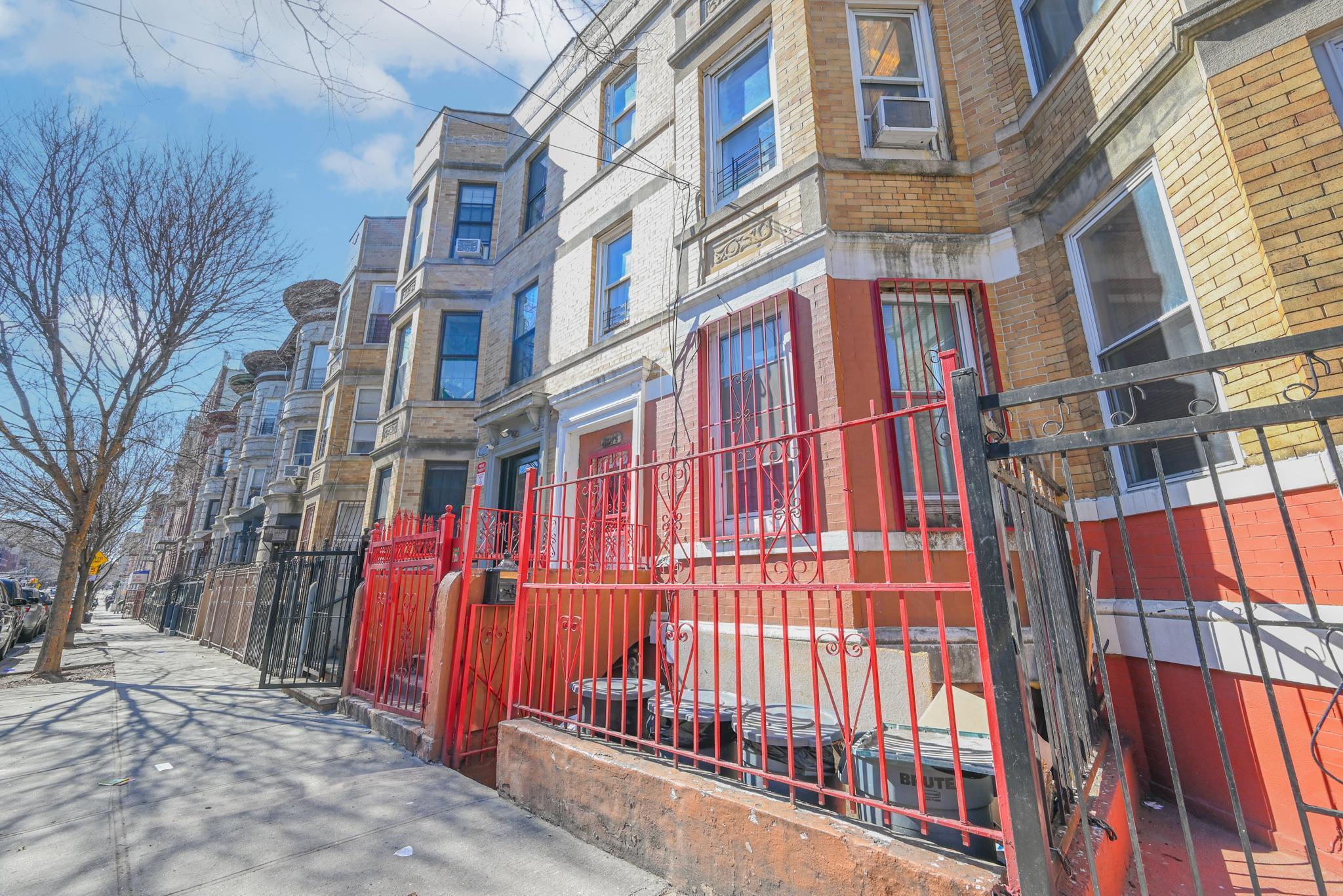 Single Family Bryant  Bronx, NY 10460, MLS-858942-3