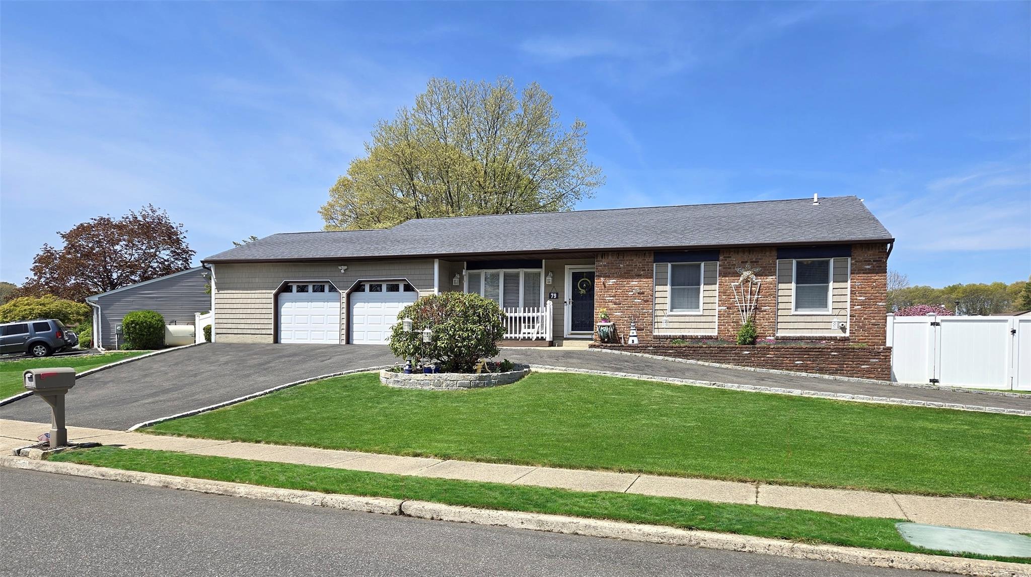 Single Family Live Oak  Suffolk County, NY 11741, MLS-858953-7