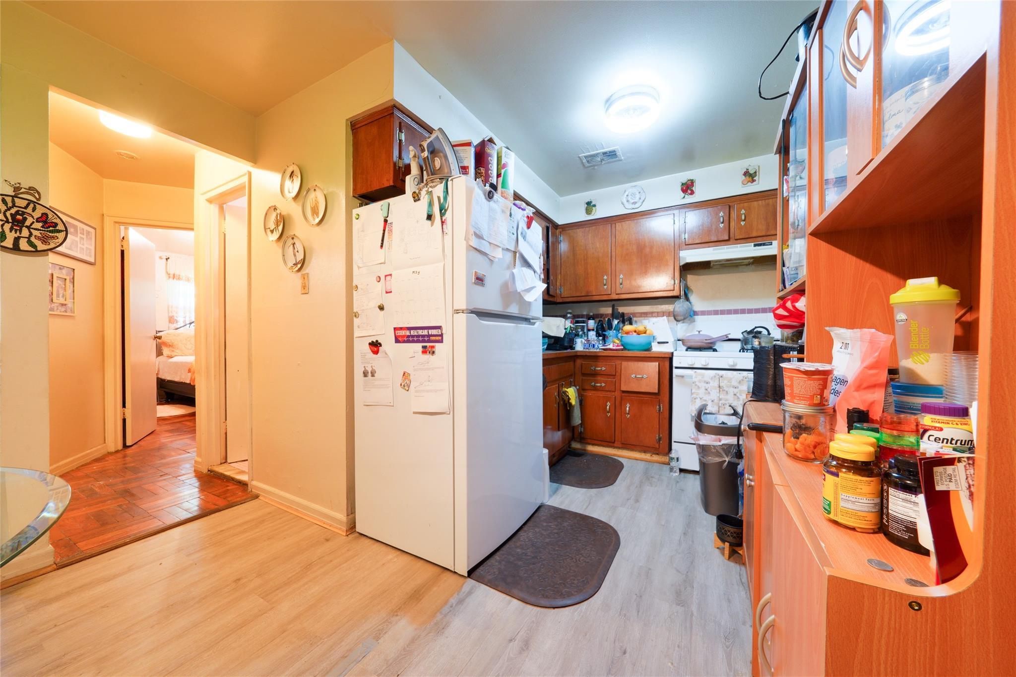 Single Family 231st  Bronx, NY 10466, MLS-858969-5