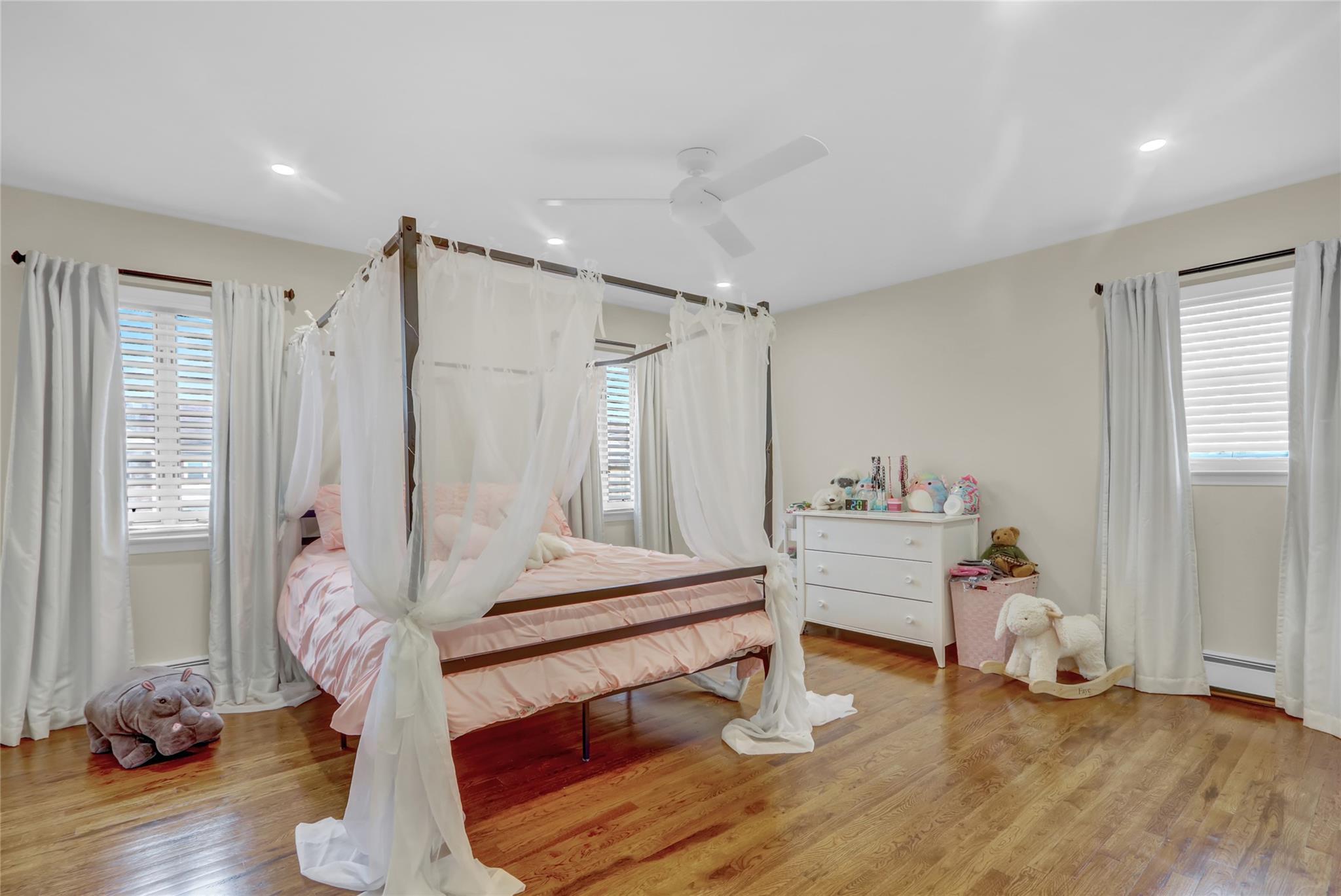Single Family Greentree  Nassau County, NY 11572, MLS-859015-33