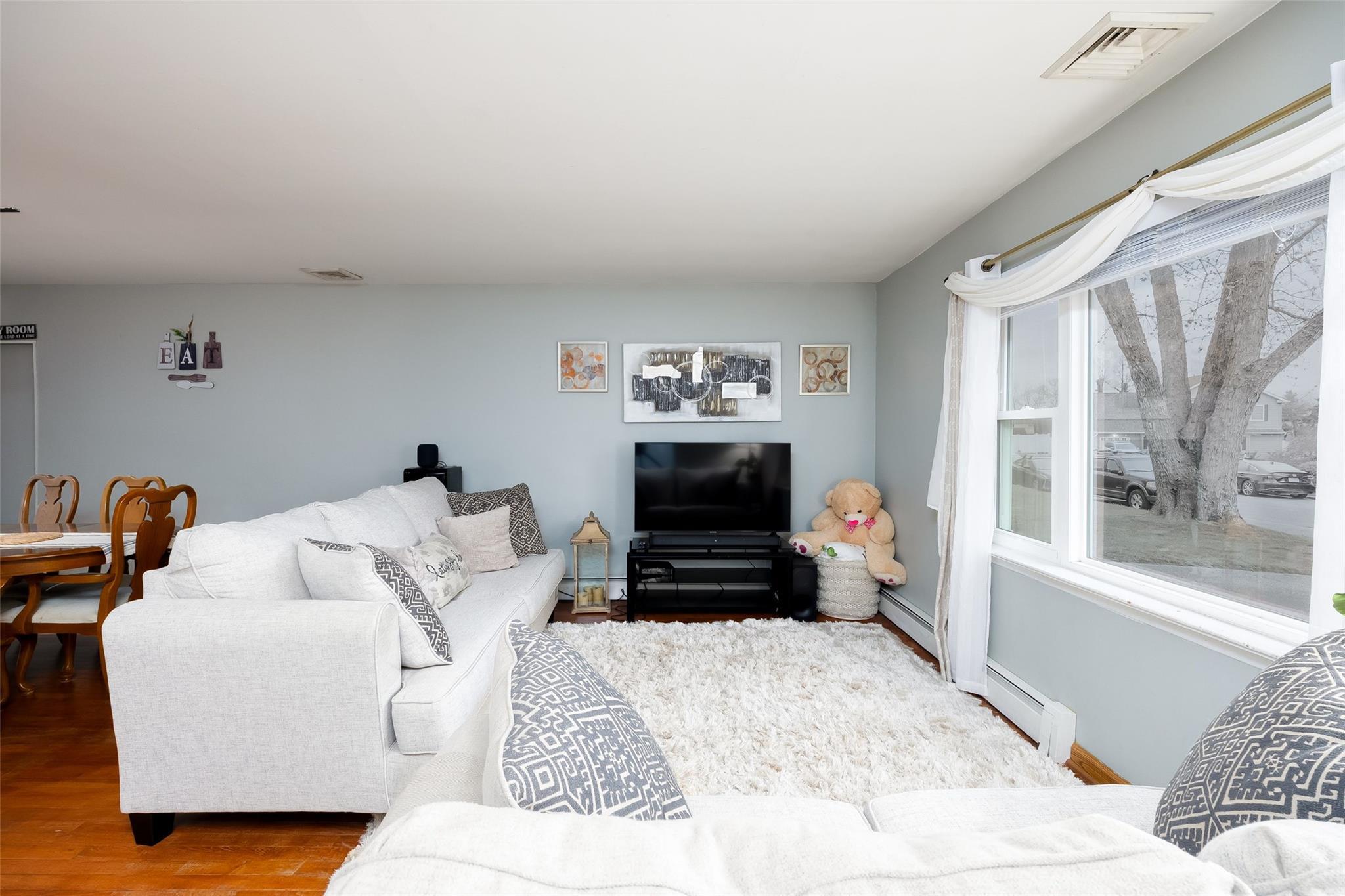 Single Family Oakcrest  Suffolk County, NY 11738, MLS-859025-11