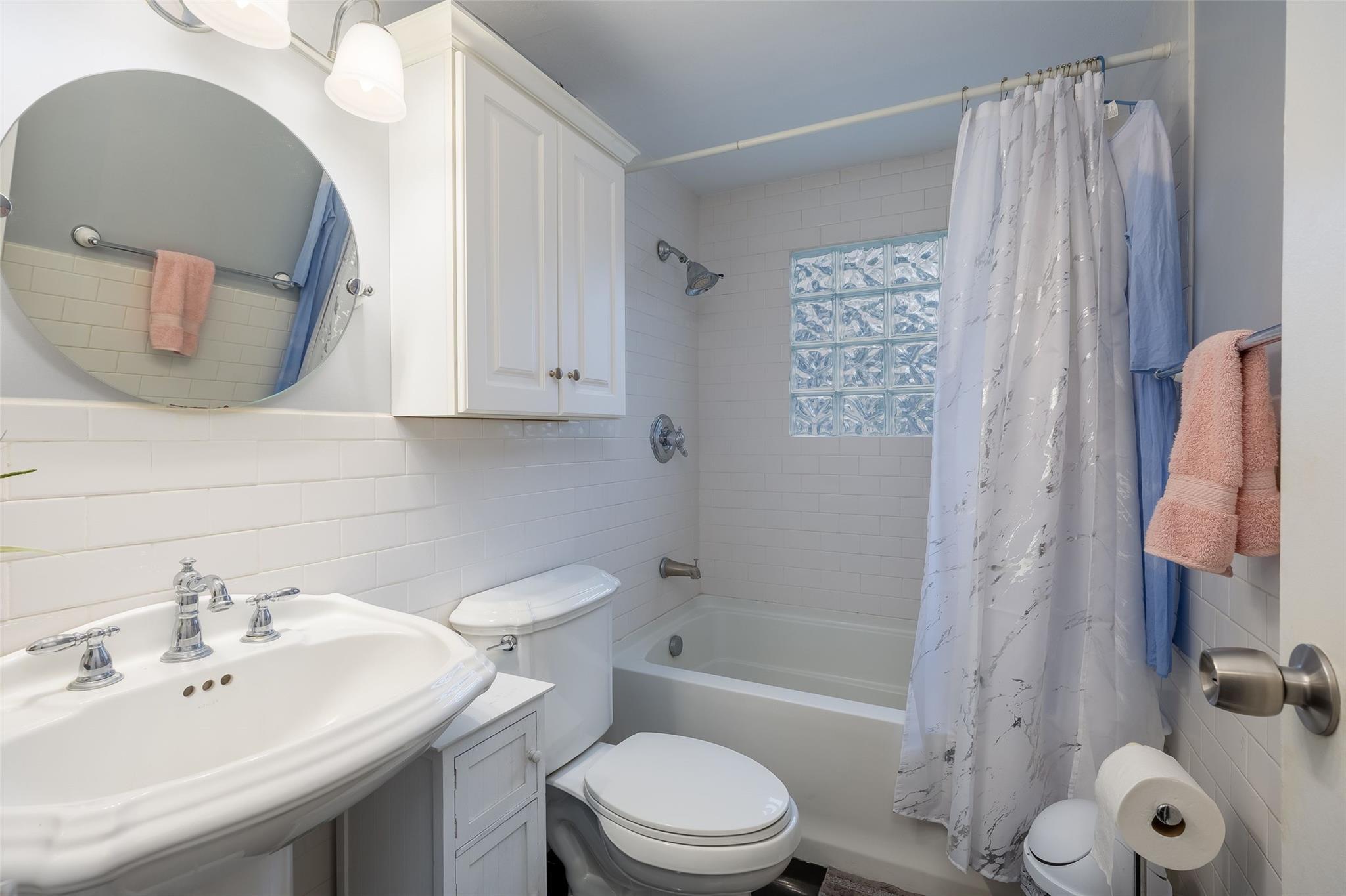 Single Family Oakcrest  Suffolk County, NY 11738, MLS-859025-13