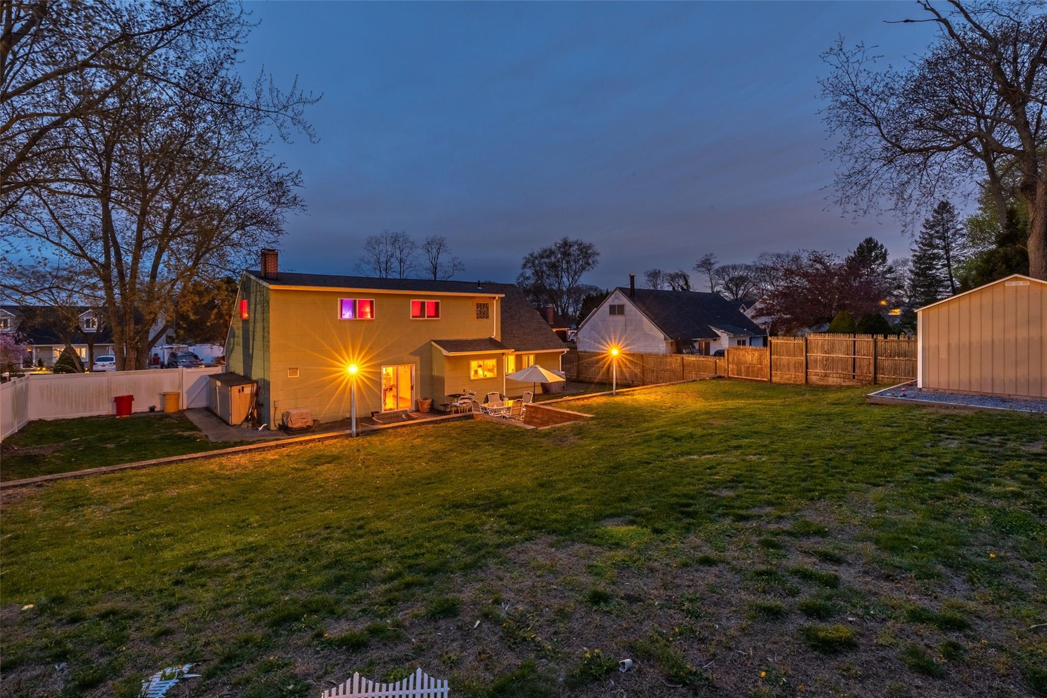 Single Family Oakcrest  Suffolk County, NY 11738, MLS-859025-2