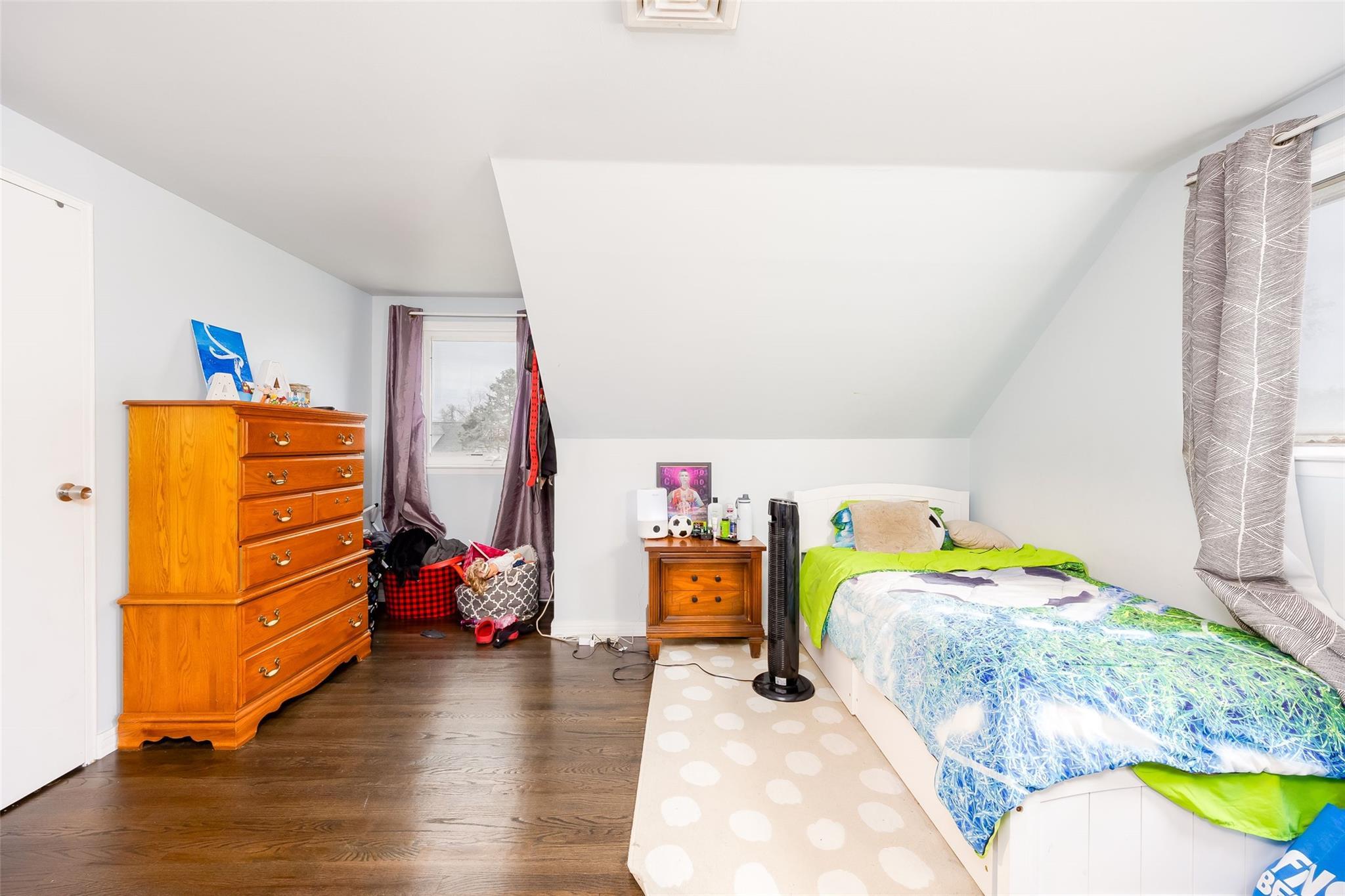 Single Family Oakcrest  Suffolk County, NY 11738, MLS-859025-21