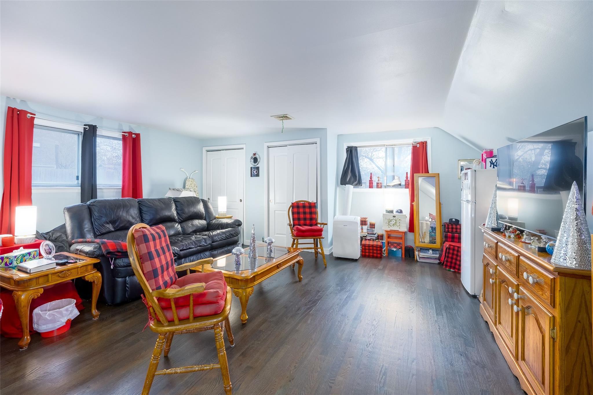Single Family Oakcrest  Suffolk County, NY 11738, MLS-859025-22