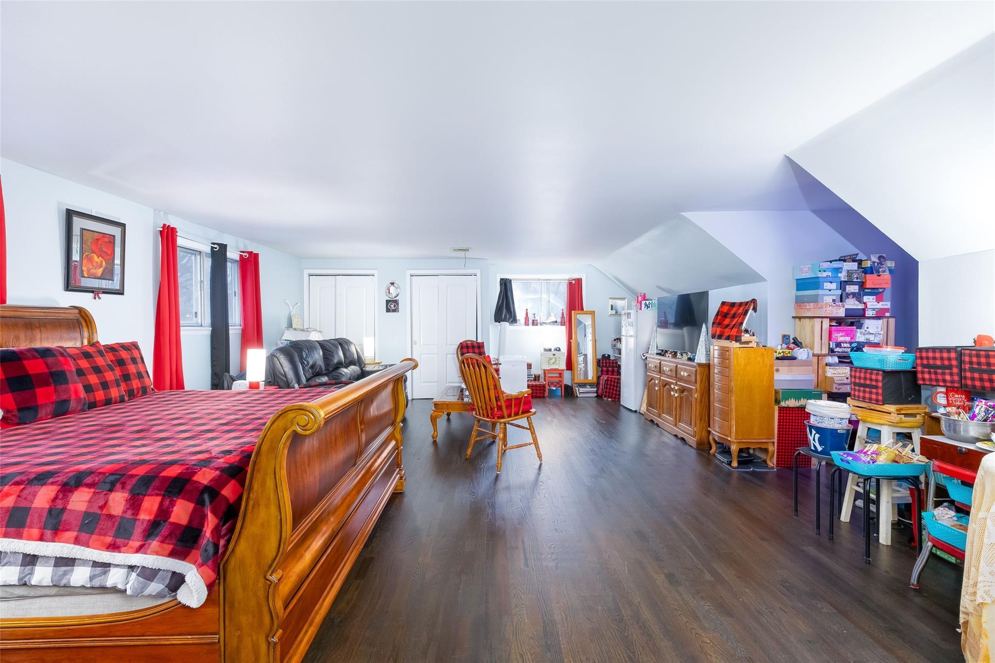 Single Family Oakcrest  Suffolk County, NY 11738, MLS-859025-23