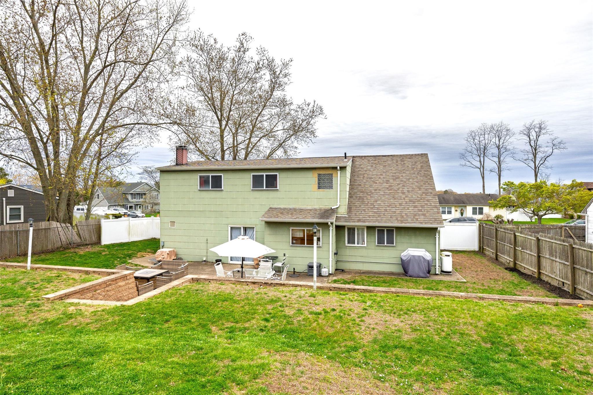 Single Family Oakcrest  Suffolk County, NY 11738, MLS-859025-30
