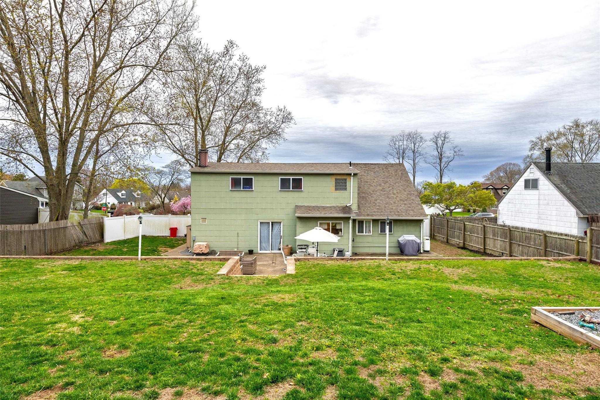 Single Family Oakcrest  Suffolk County, NY 11738, MLS-859025-31