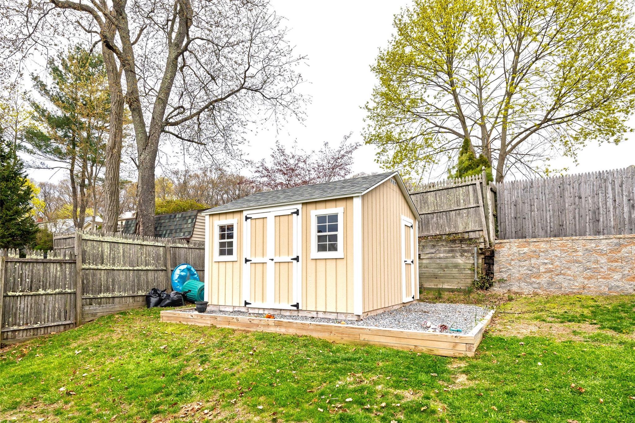 Single Family Oakcrest  Suffolk County, NY 11738, MLS-859025-33