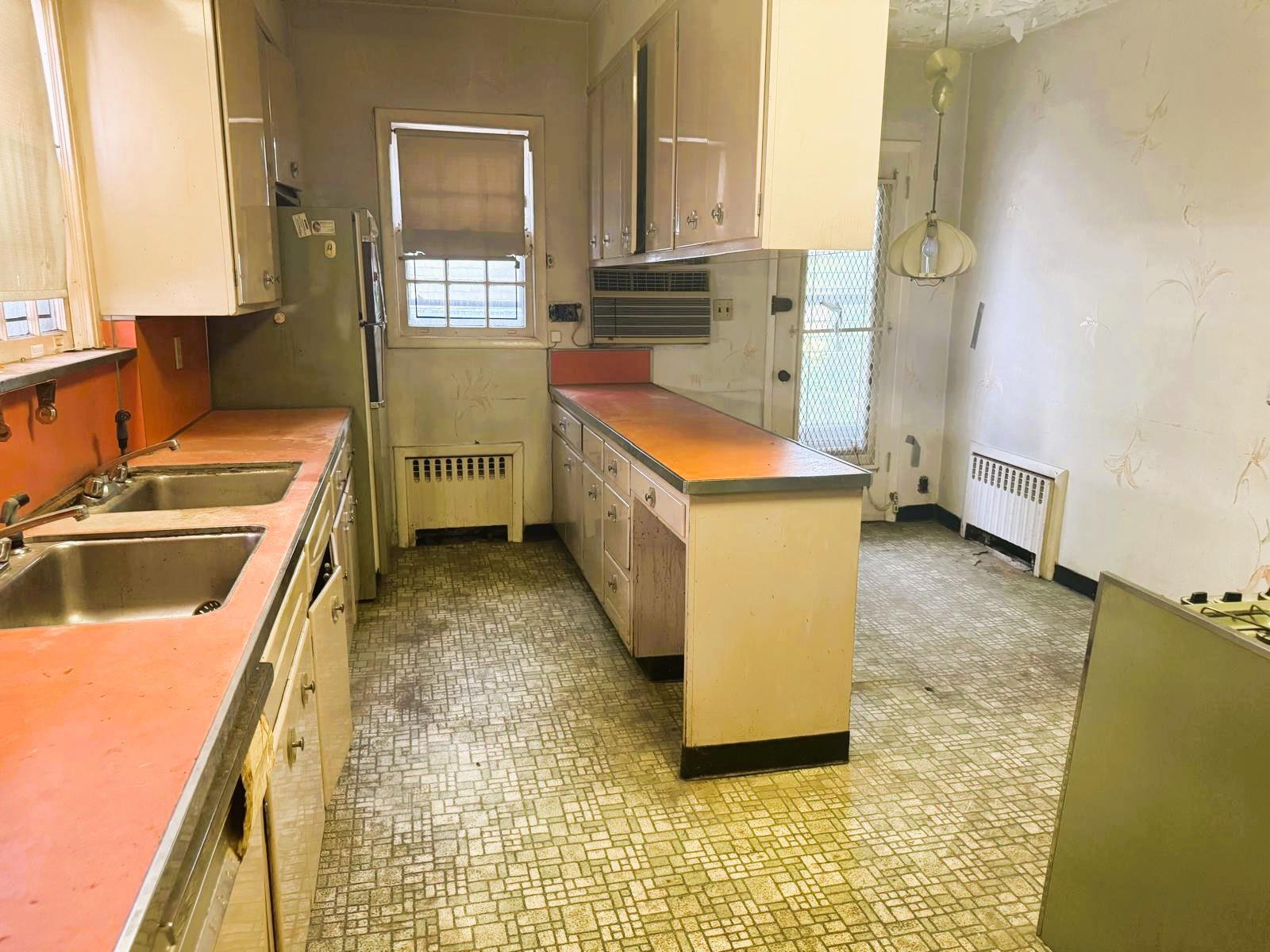 Single Family Park Lane South  Queens, NY 11418, MLS-859026-12