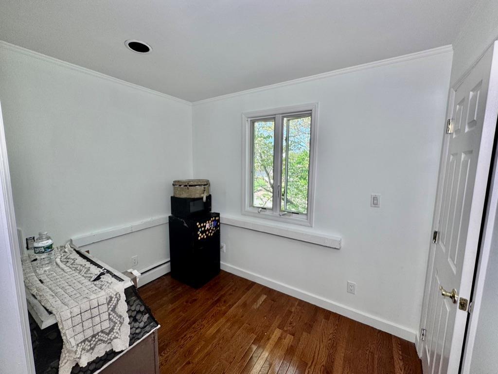 Single Family Siems  Nassau County, NY 11710, MLS-859045-24