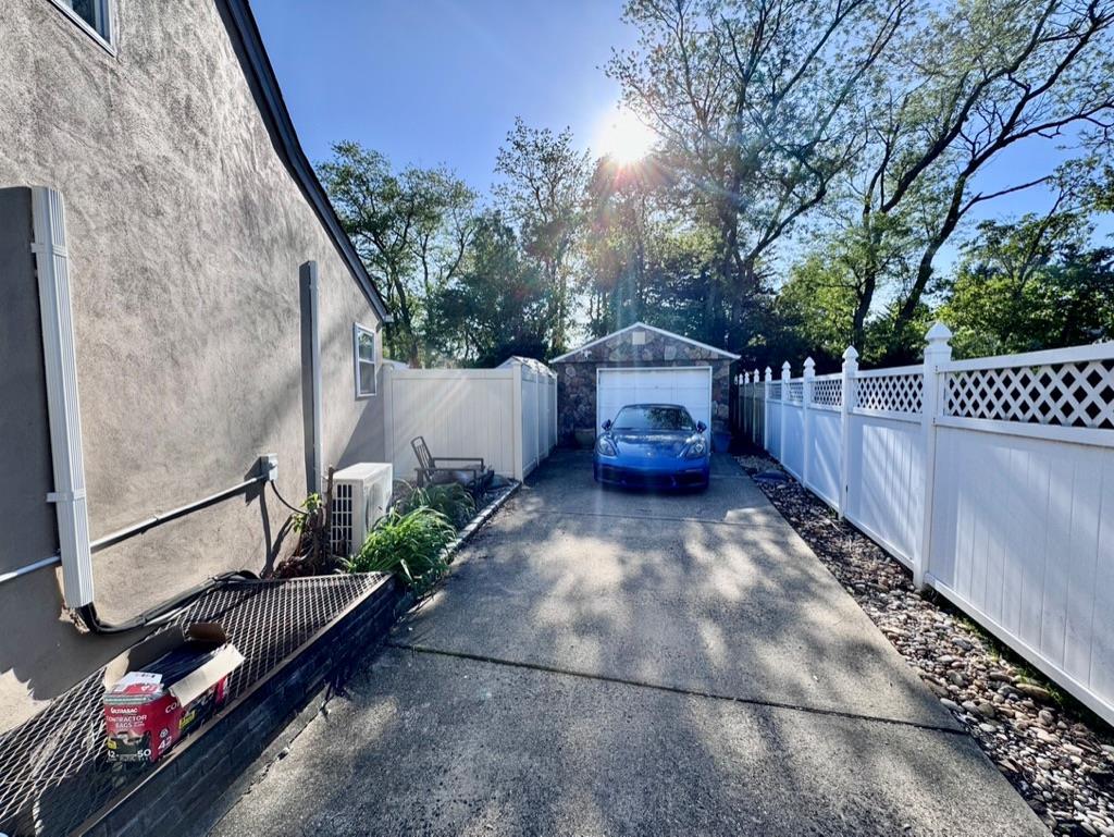 Single Family Siems  Nassau County, NY 11710, MLS-859045-35