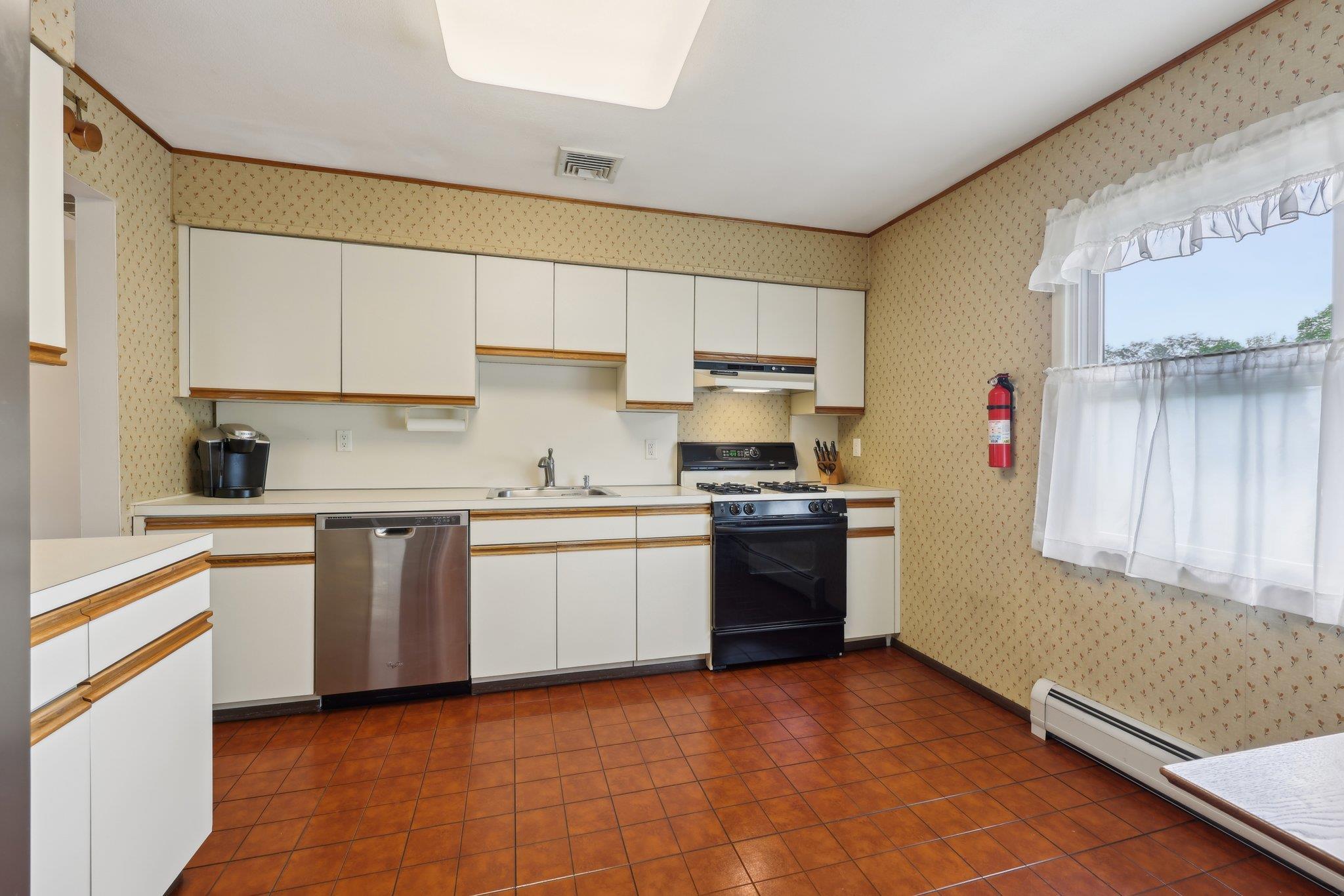 Single Family Fonda  Rockland County, NY 10980, MLS-859082-13