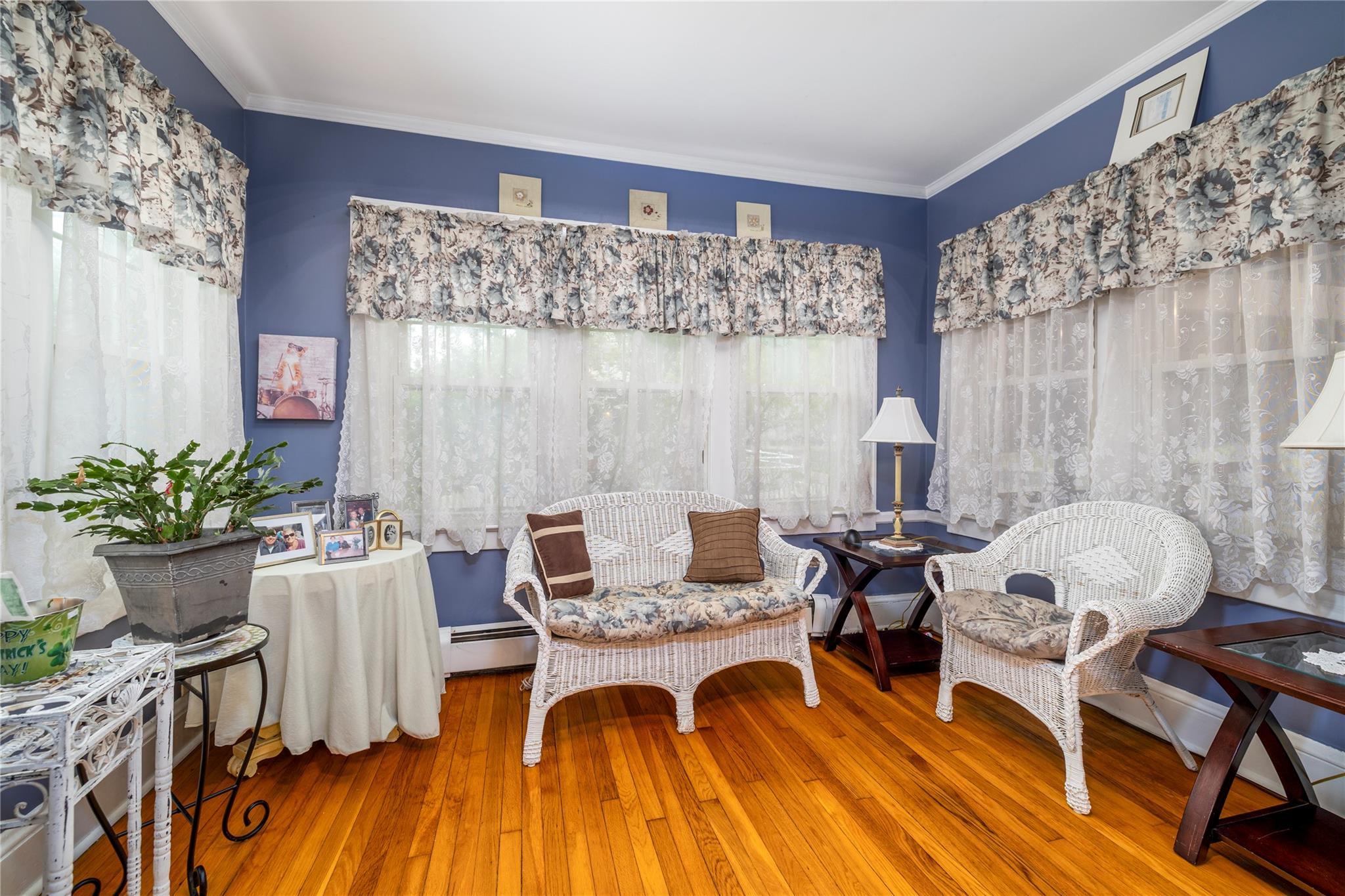 Single Family Harte  Nassau County, NY 11510, MLS-859093-11