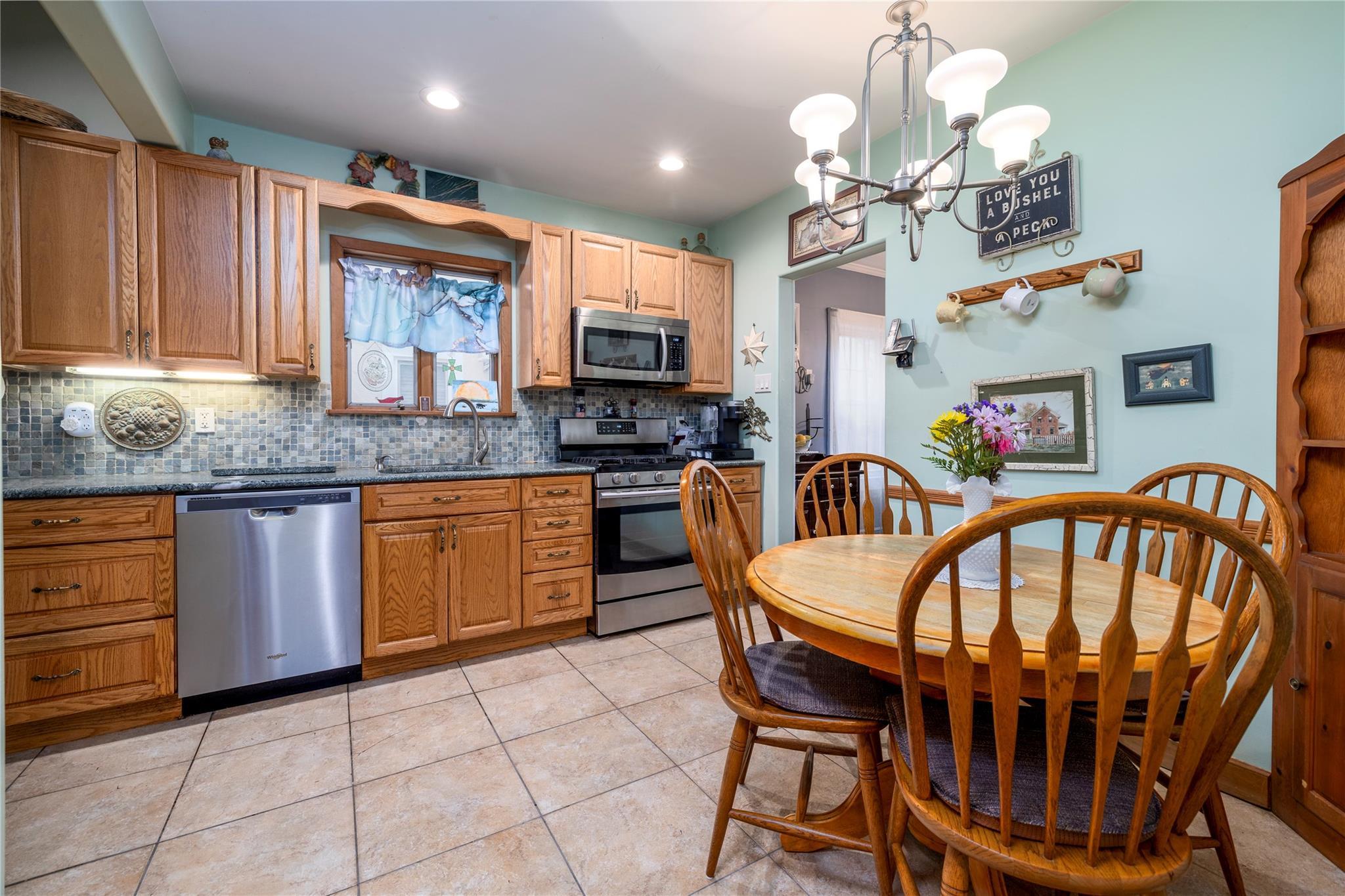 Single Family Harte  Nassau County, NY 11510, MLS-859093-12
