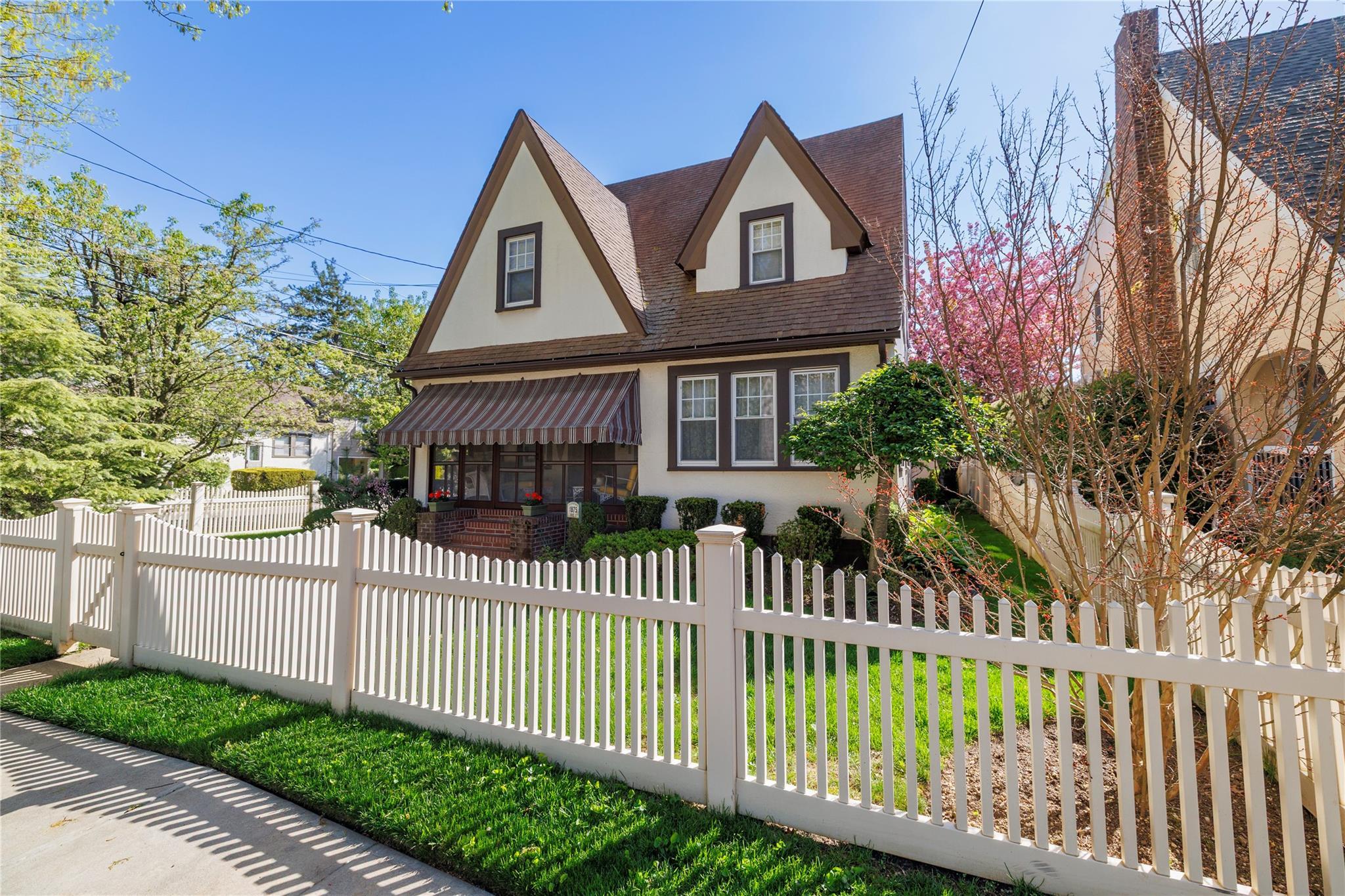 Single Family Harte  Nassau County, NY 11510, MLS-859093-2