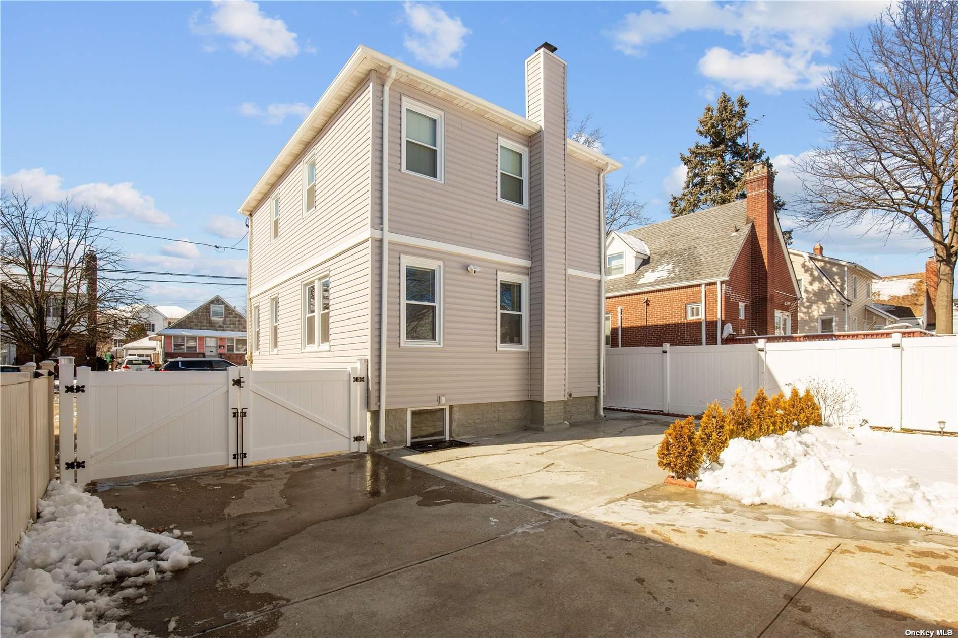 Single Family Barwick  Nassau County, NY 11001, MLS-859099-22