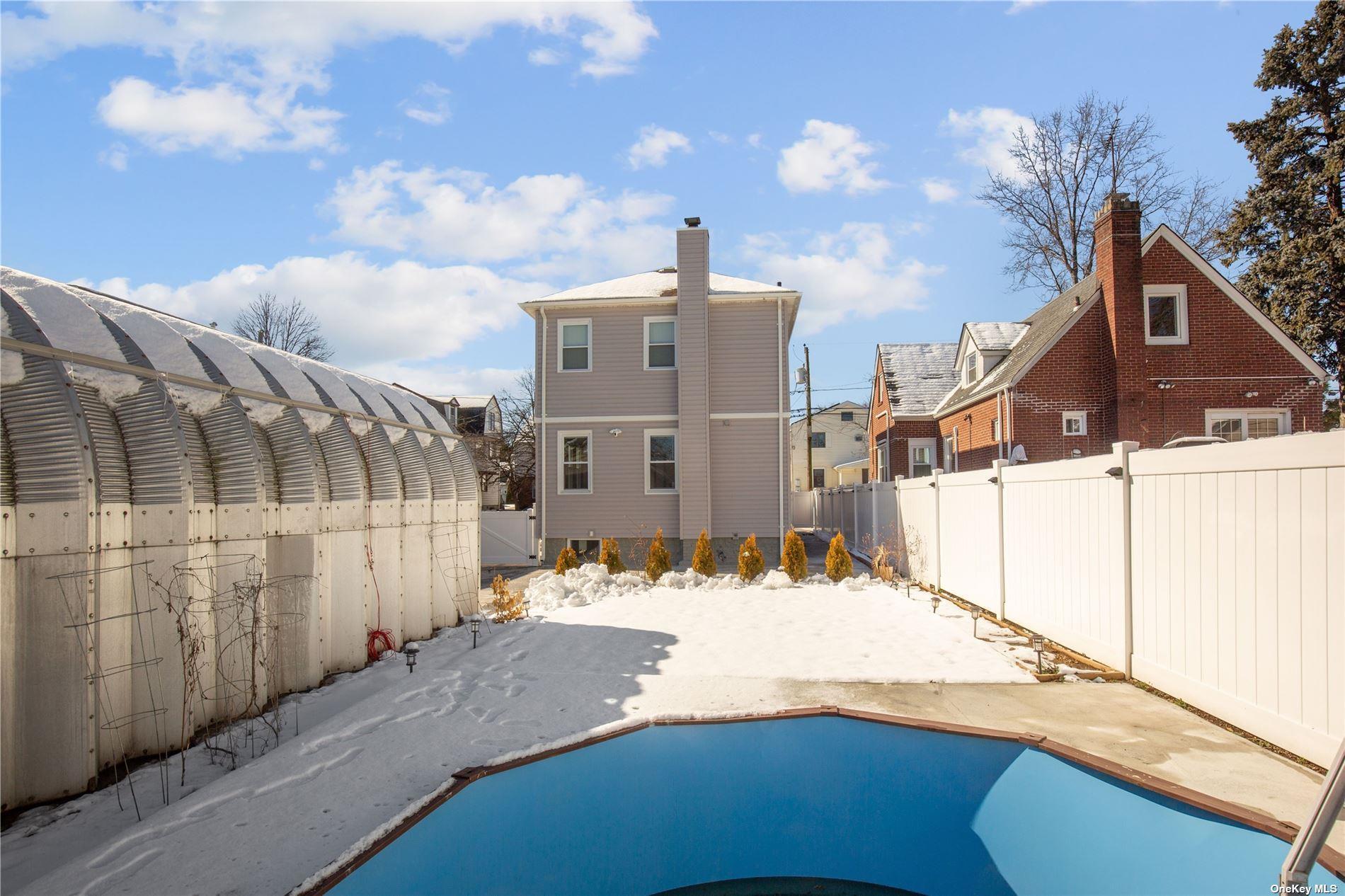 Single Family Barwick  Nassau County, NY 11001, MLS-859099-23