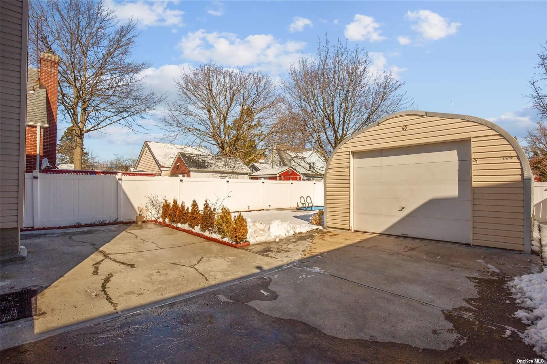 Single Family Barwick  Nassau County, NY 11001, MLS-859099-24