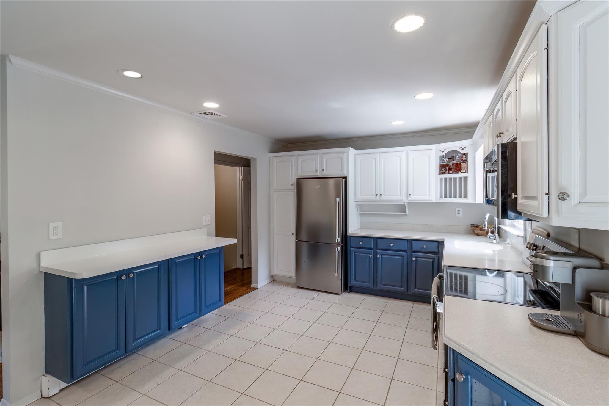 Single Family Sea Cliff  Suffolk County, NY 11789, MLS-859160-4