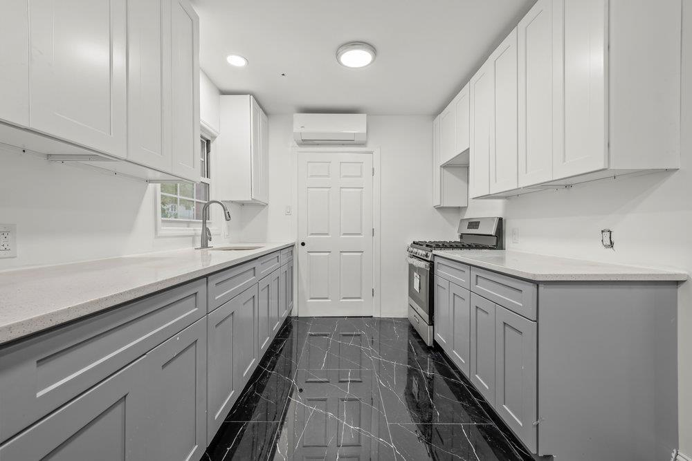 Single Family 69  Queens, NY 11366, MLS-859167-7