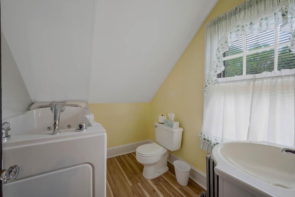 Single Family Hallock  Suffolk County, NY 11901, MLS-859177-29