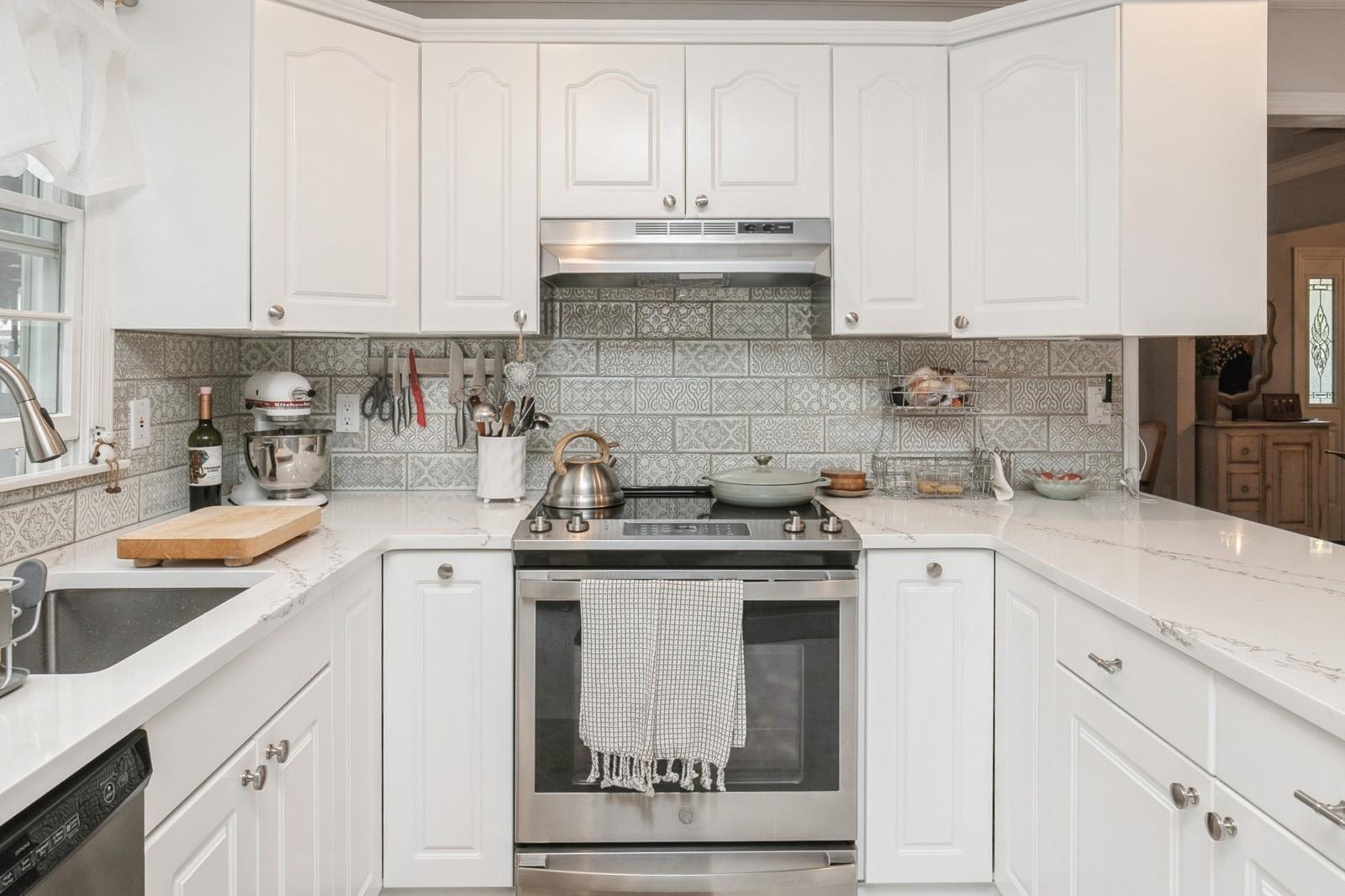 Single Family Dover Hill  Suffolk County, NY 11767, MLS-859205-11