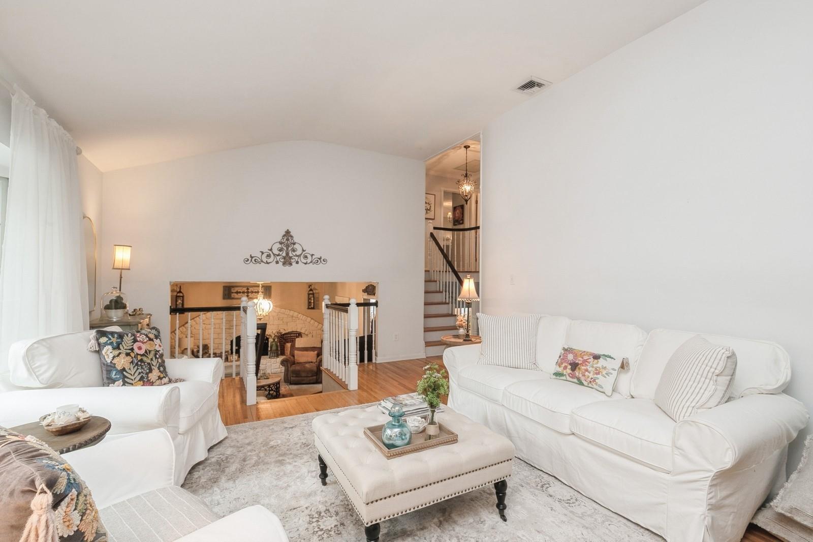 Single Family Dover Hill  Suffolk County, NY 11767, MLS-859205-21