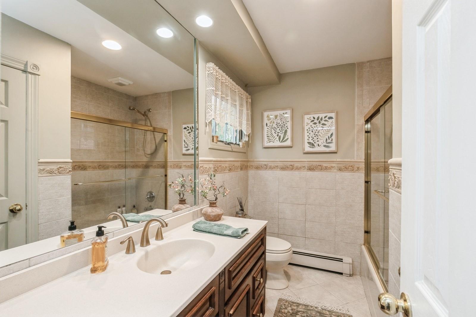 Single Family Dover Hill  Suffolk County, NY 11767, MLS-859205-31